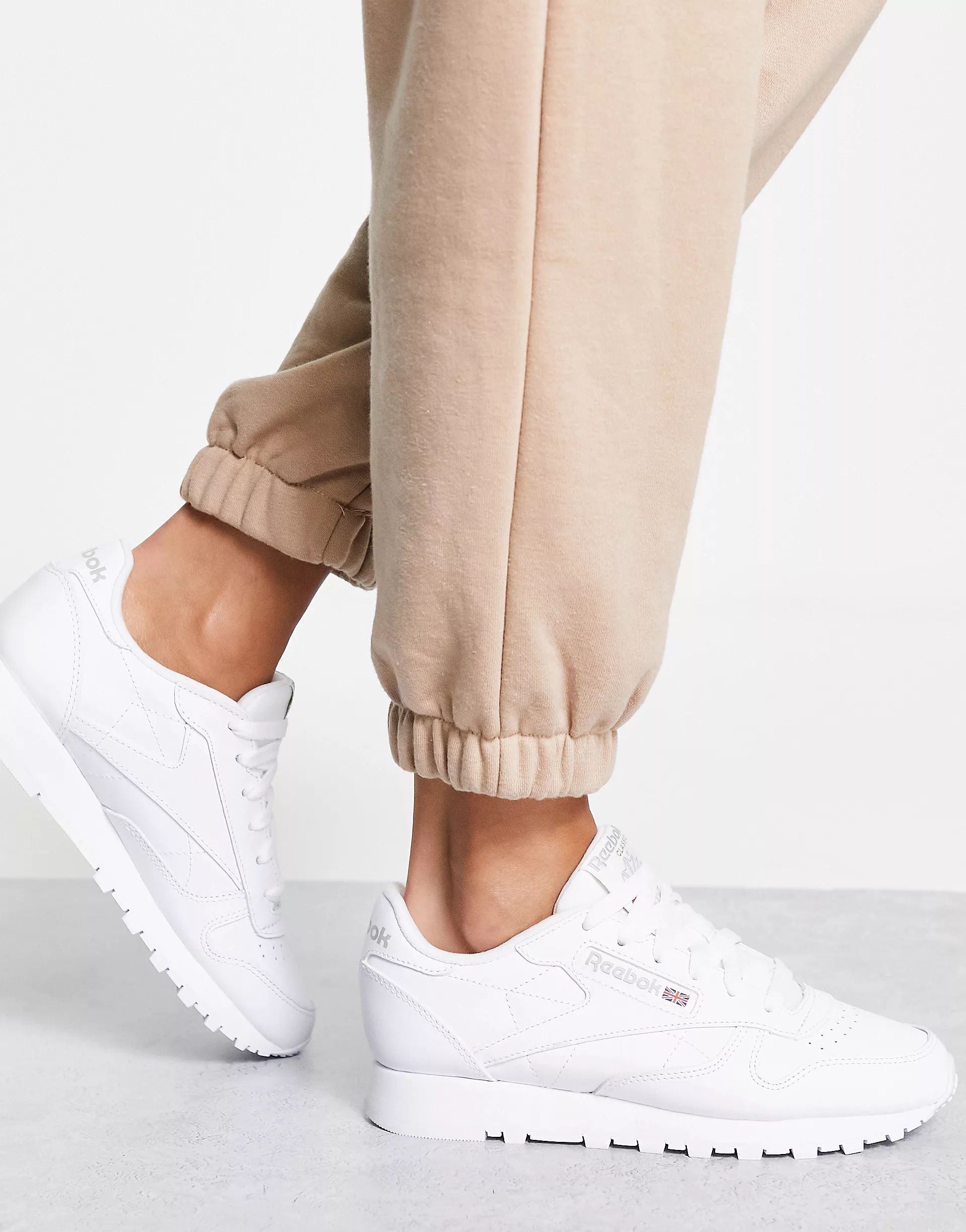 Reebok Classic Leather sneakers in triple white | ASOS (Global)