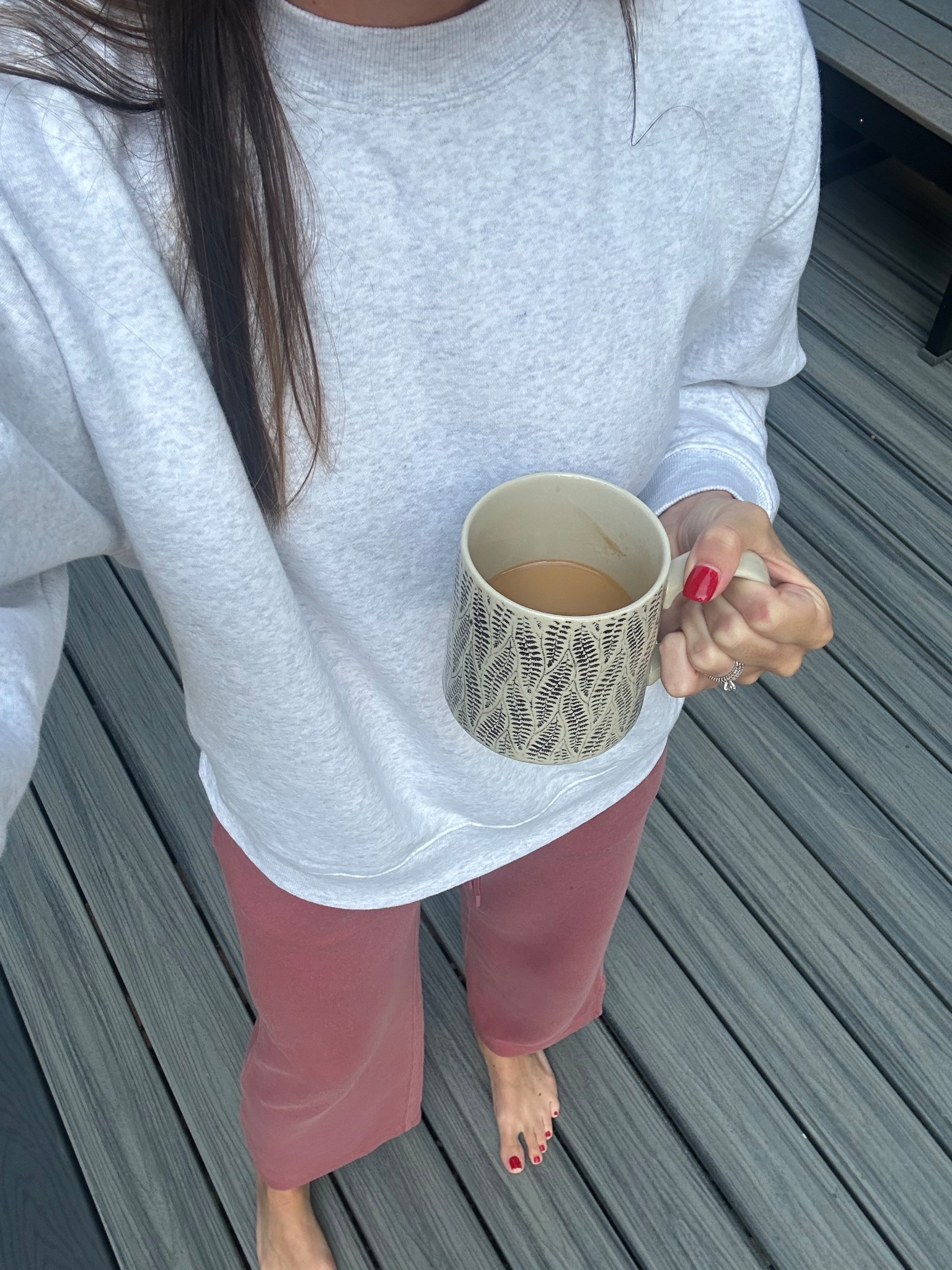 It’s 50 degrees this morning up north and it’s so cozy! Loving this new Target sweatshirt. Wearing a medium. 