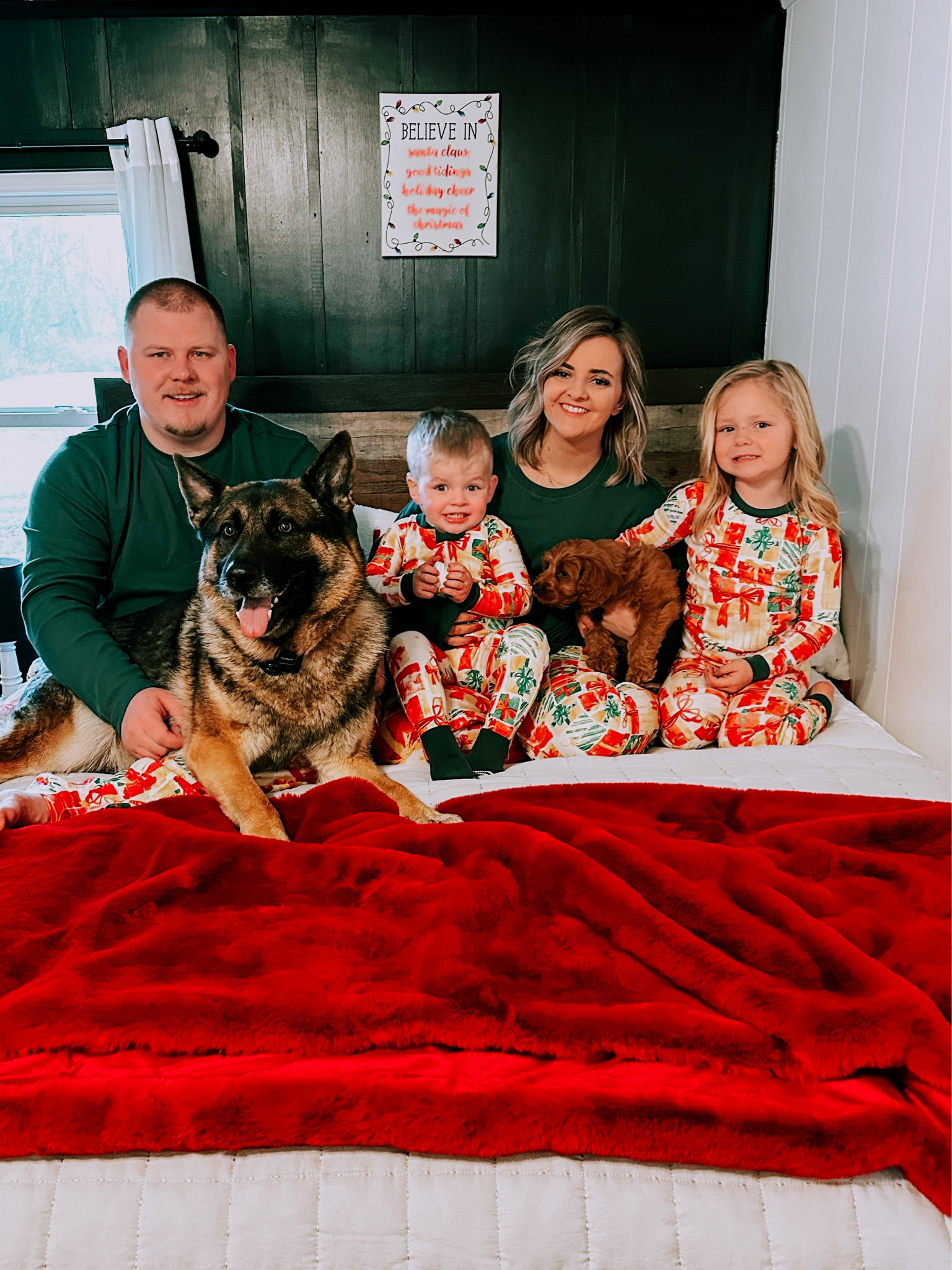 Don’t Miss the Burt’s Bees Friends & Family sale! 40% off site-wide! Get your matching Christmas Family Pjs now! 

#LTKFamily #LTKSaleAlert #LTKHoliday