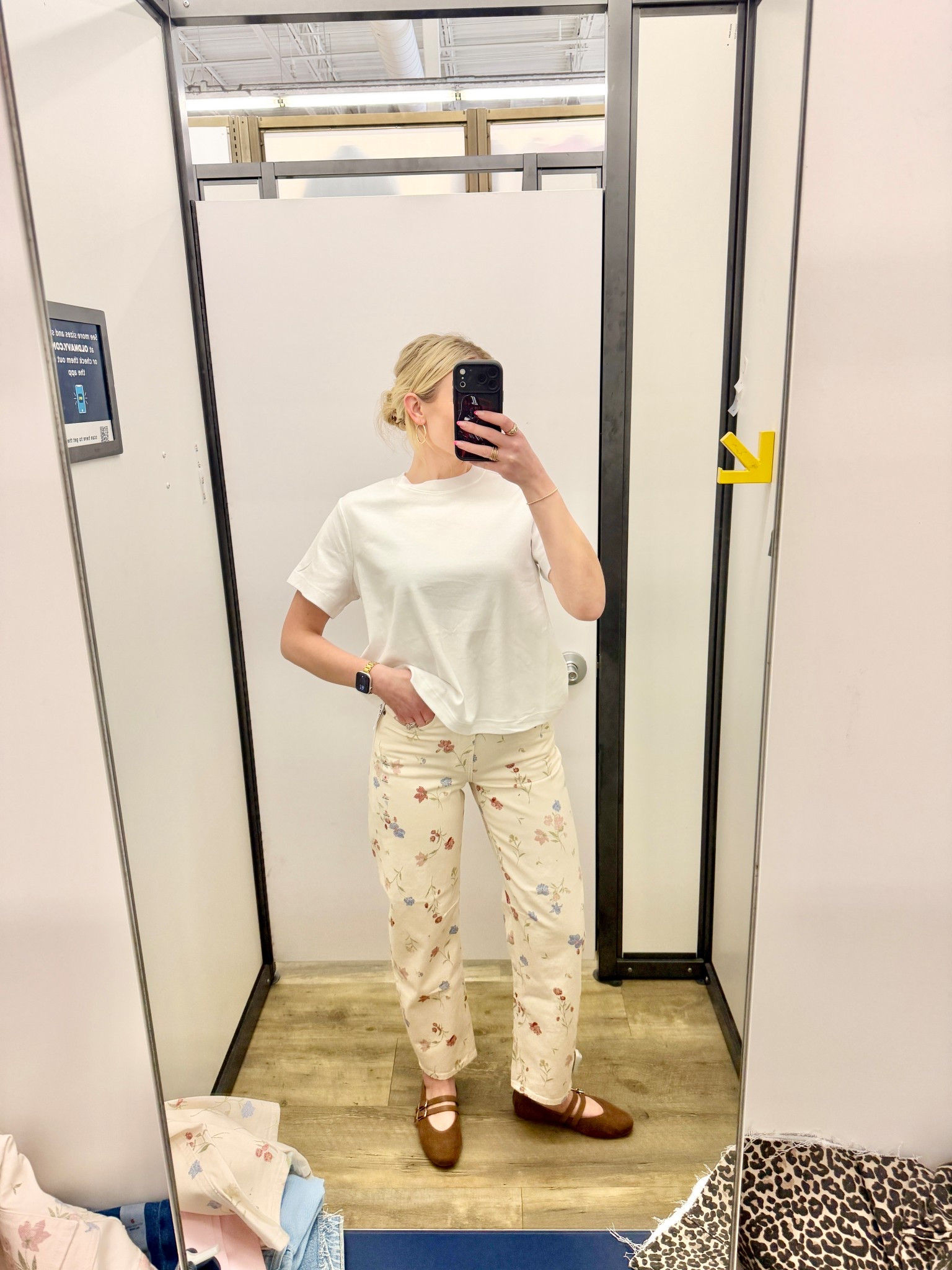 These floral barrel Old Navy jeans for Spring! 🌸🌸🌸

#LTKTall #LTKgrwm #LTKootd