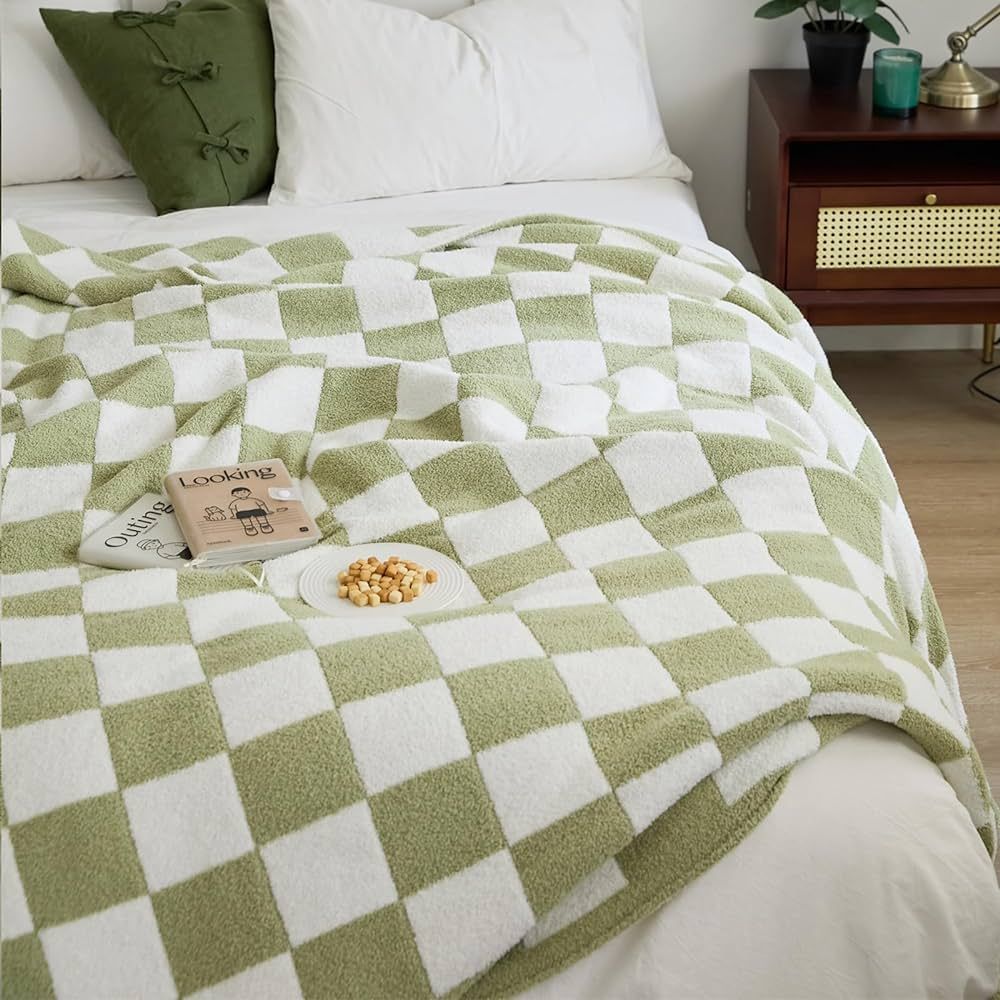 YIRUIO Throw Blankets Checkered Chessboard Plaid Fuzzy Warmer Comfort Reversible Shaggy Cozy Deco... | Amazon (US)