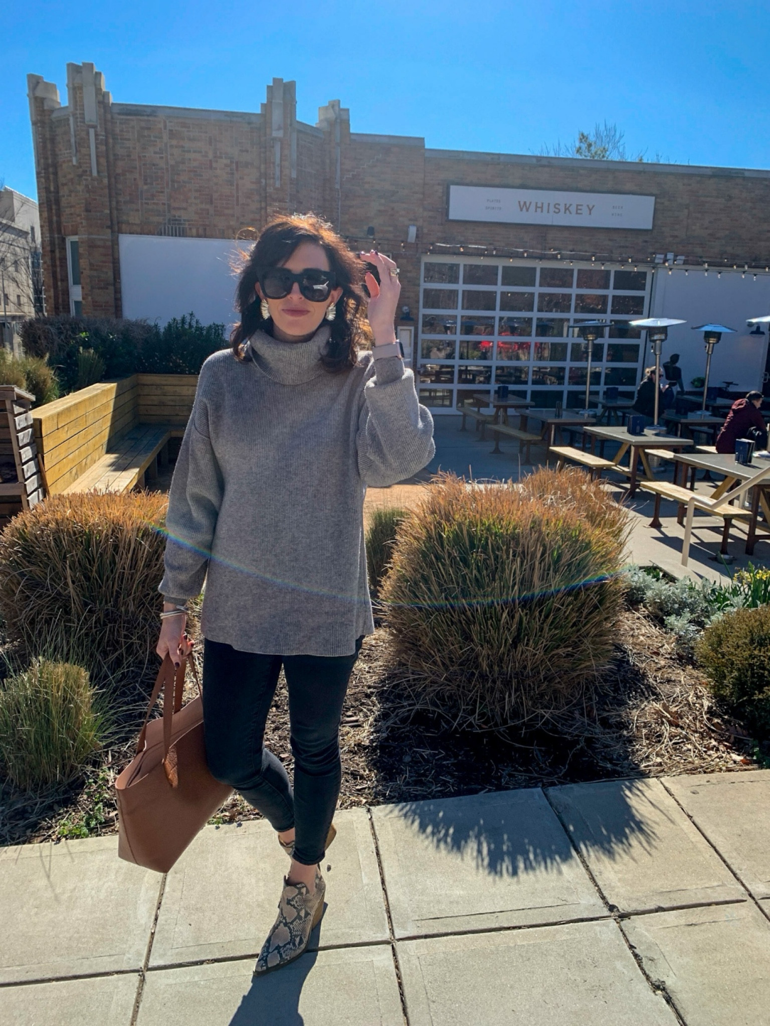 Winter sweaters I’ve been living in!

https://imfixintoblog.com/6-best-winter-sweaters-ive-been-living-in-this-season/

#LTKSeasonal #LTKStyleTip