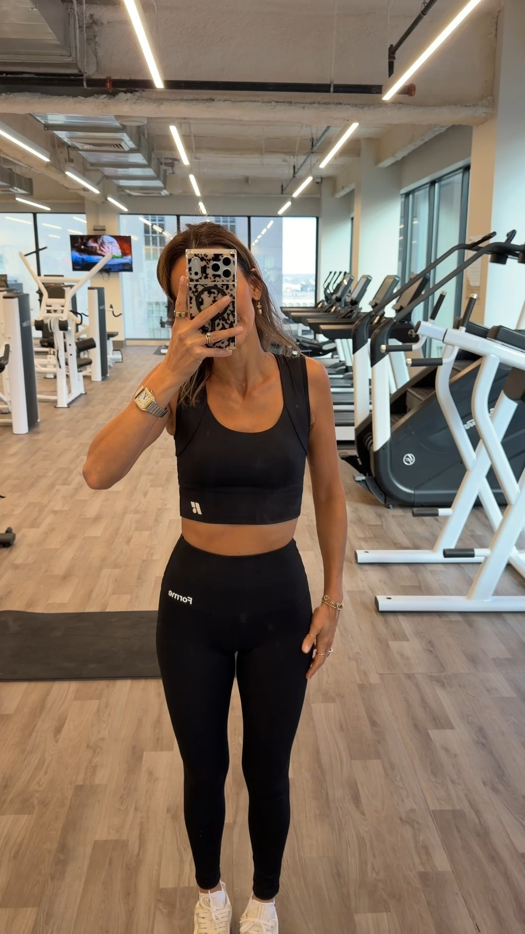 Struggling with posture? You ought to give this smart apparel a try! It instantly pulls your back straight without any effort. It’s perfect for the gym or daily life especially if you sit on your desk for long periods of time! I’m wearing size small on everything. 
I wear size small on bra and leggings 

@forme.science #formescience #forme #formesciencepartner

#LTKOver40 #LTKfitnessgoals #LTKActive