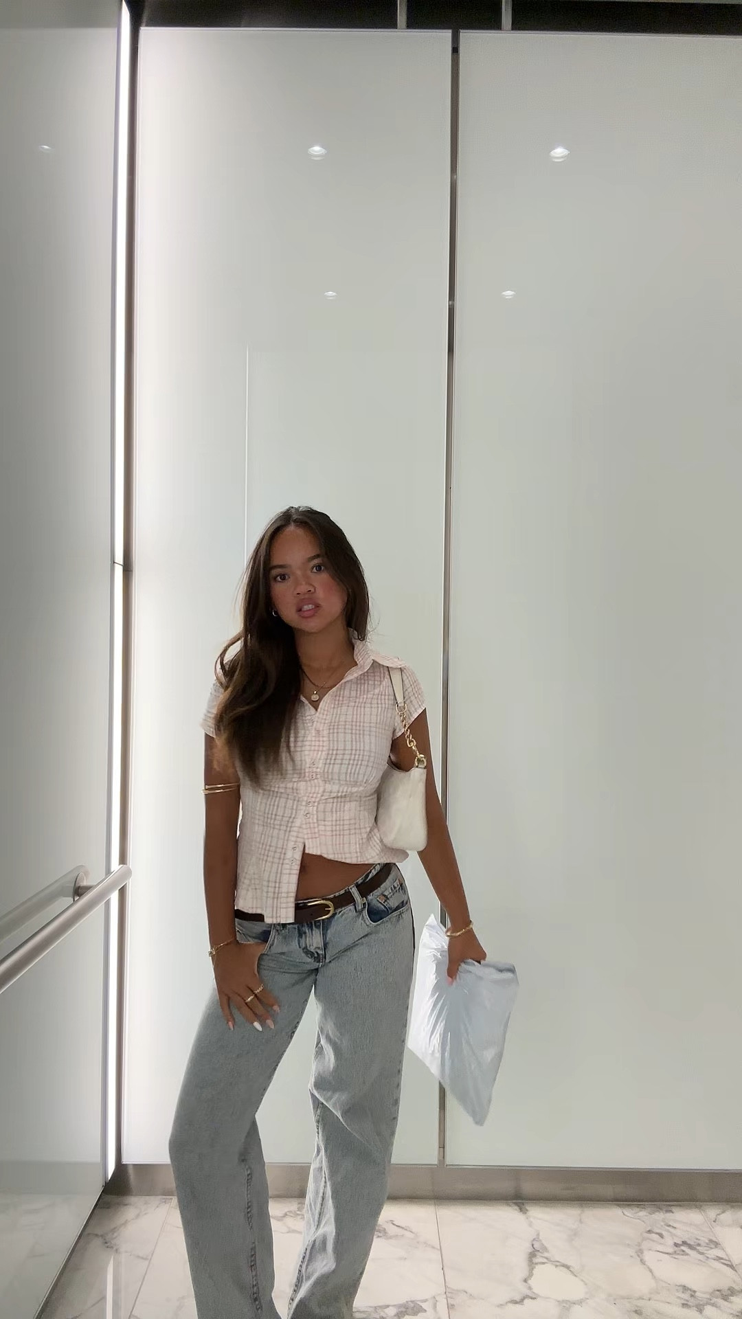 Top size 2 
Jeans W24 L32 from motel 
Belt size Xs/s?


#LTKSaleAlert #LTKSeasonal #LTKFindsUnder100