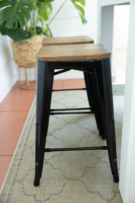Farmhouse style kitchen stools with natural wood seat. 🪵 

#LTKU #LTKhome #LTKFind