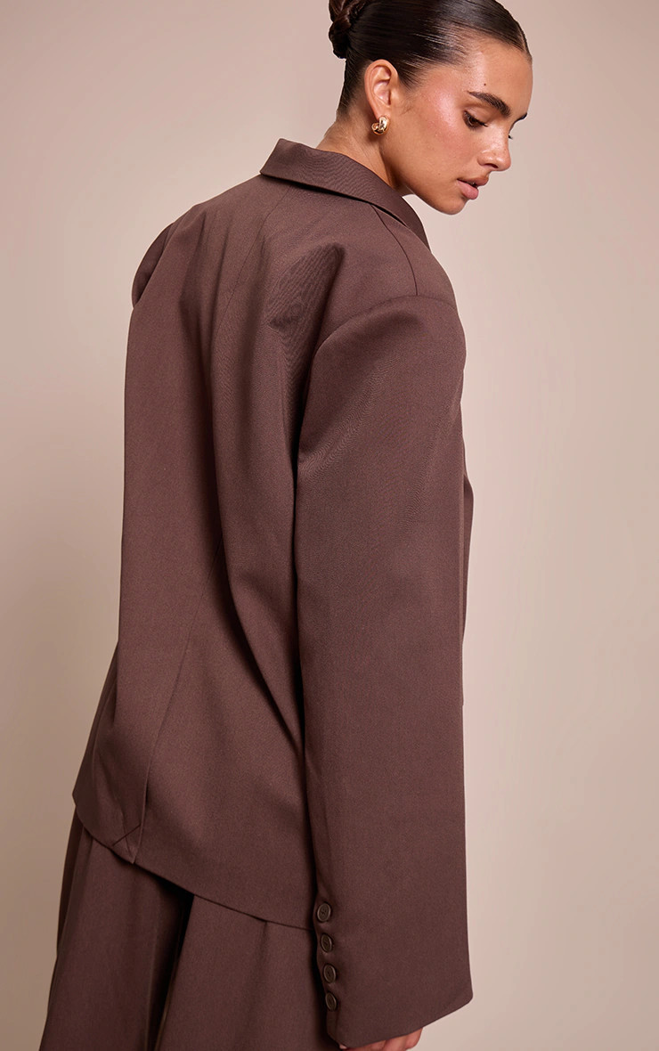 Blazer de tailleur dad oversize marron foncé | Ensembles | PrettyLittleThing (FR)