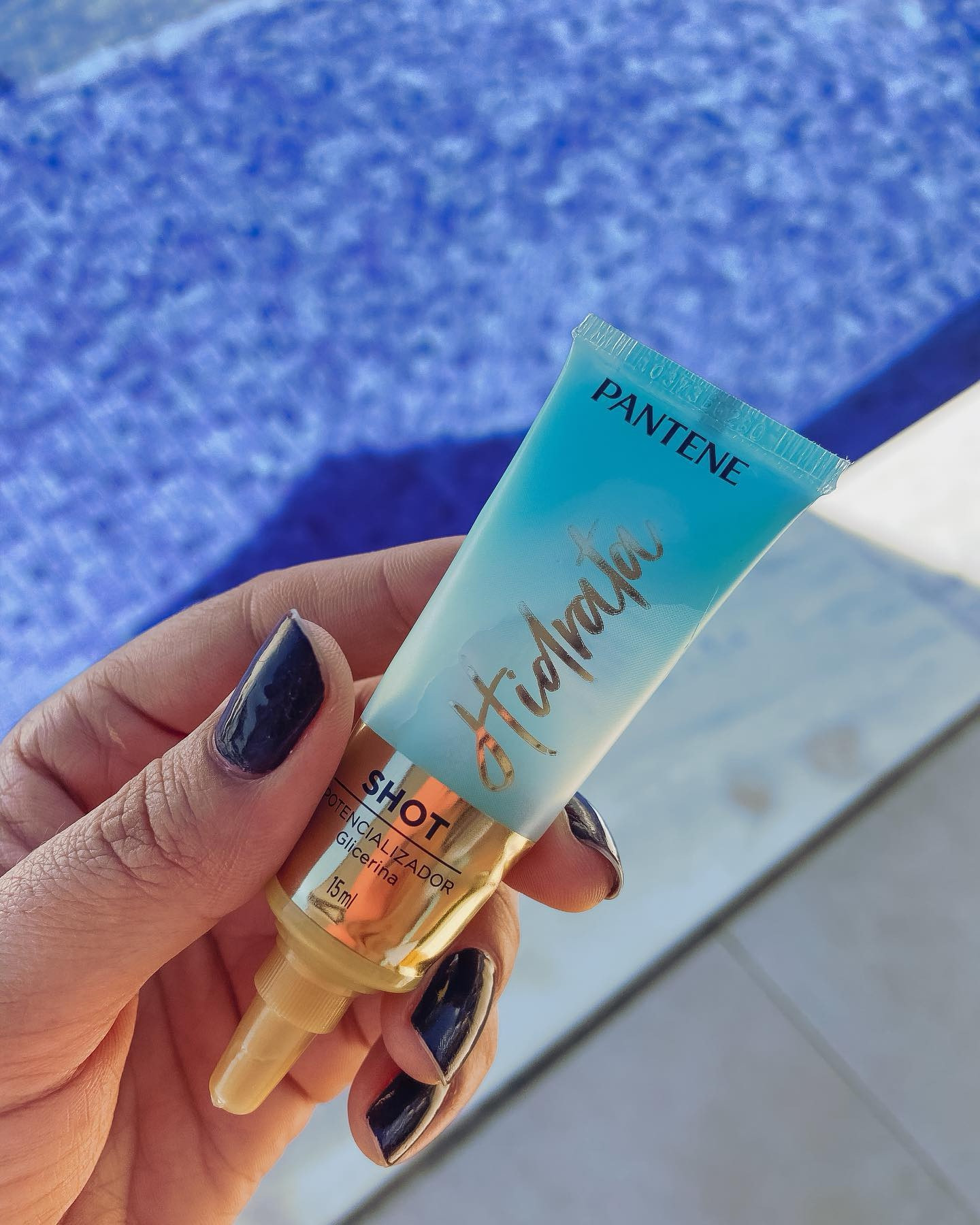 Uma dica legal 🌻Para levar na viagem, ✈️🌸 short potencializador da @pantenebrasil para dar uma hidratada no cabelo, embalagem pequena, não ocupa muito espaço na mala. Resultado em 3 minutos.

Permuta 📦 @sonedaperfumaria 

#pantene #shotpantene #cabelo #praia #sol #mar #portodegalinhas #dicadecabelo