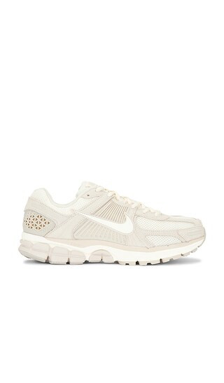 Nike Zoom Vomero 5 in Cream. - size 12.5 | Revolve Clothing (Global)