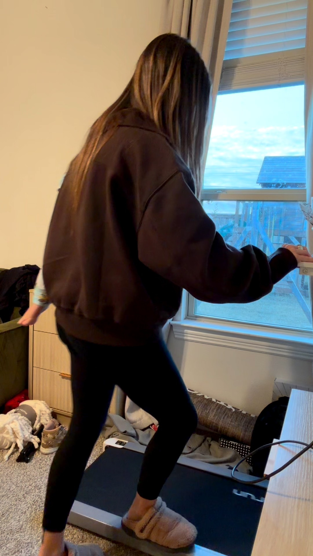 No 5am miracle routine here. I prefer the easy and slow morning routine.
Mainly, just simple habits that keep me sane before the chaos starts.
If it makes you feel good…it counts.

#LTKmorningroutine #LTKdayinmylife #LTKmomlife