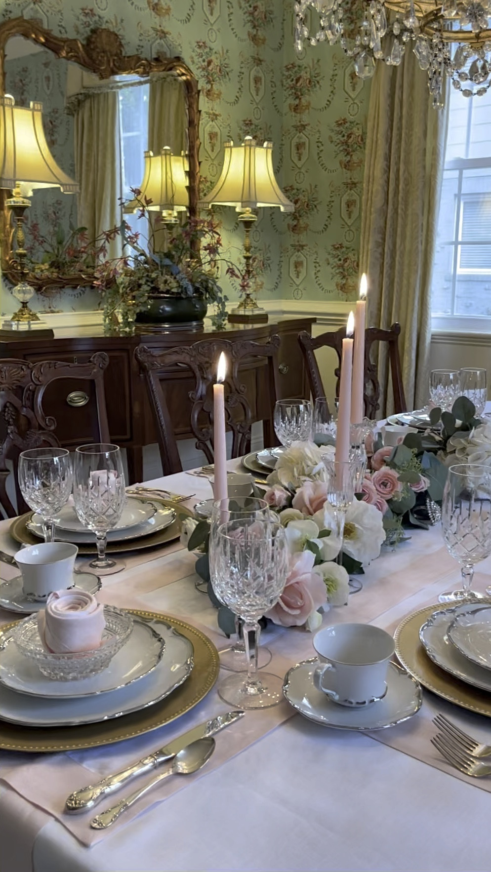 Spring Punk Tablescape 🫶🏻💕💫

#LTKhome #LTKVideo #LTKstyletip