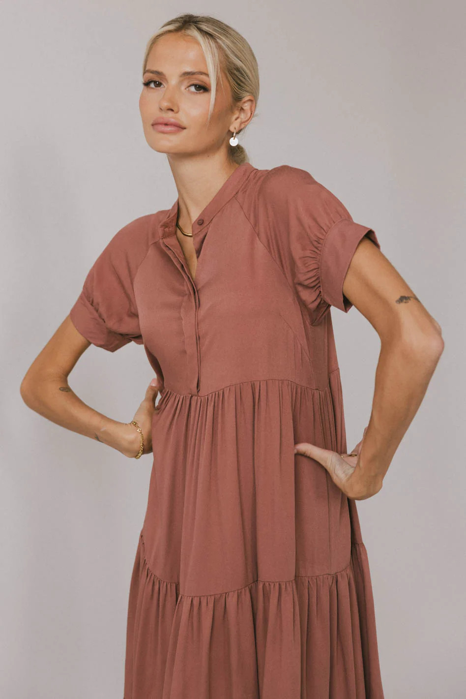 Amanda Tiered Dress in Raisin | Böhme US