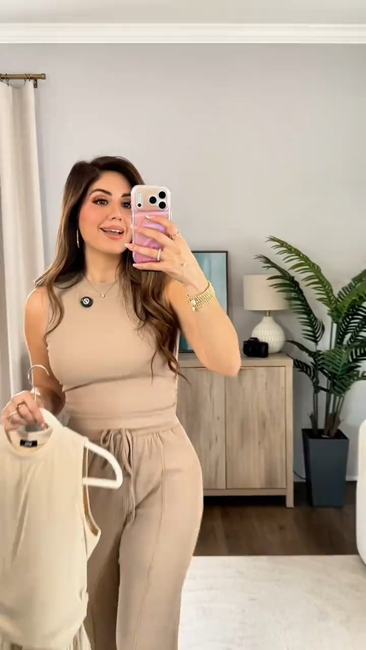 One of my ultimate favorite outfits 🤎 So stretchy and comfortable, but the center seam on the pants gives such an elevated look! 

 #LTKgrwm #LTKootd #LTKSeasonal
