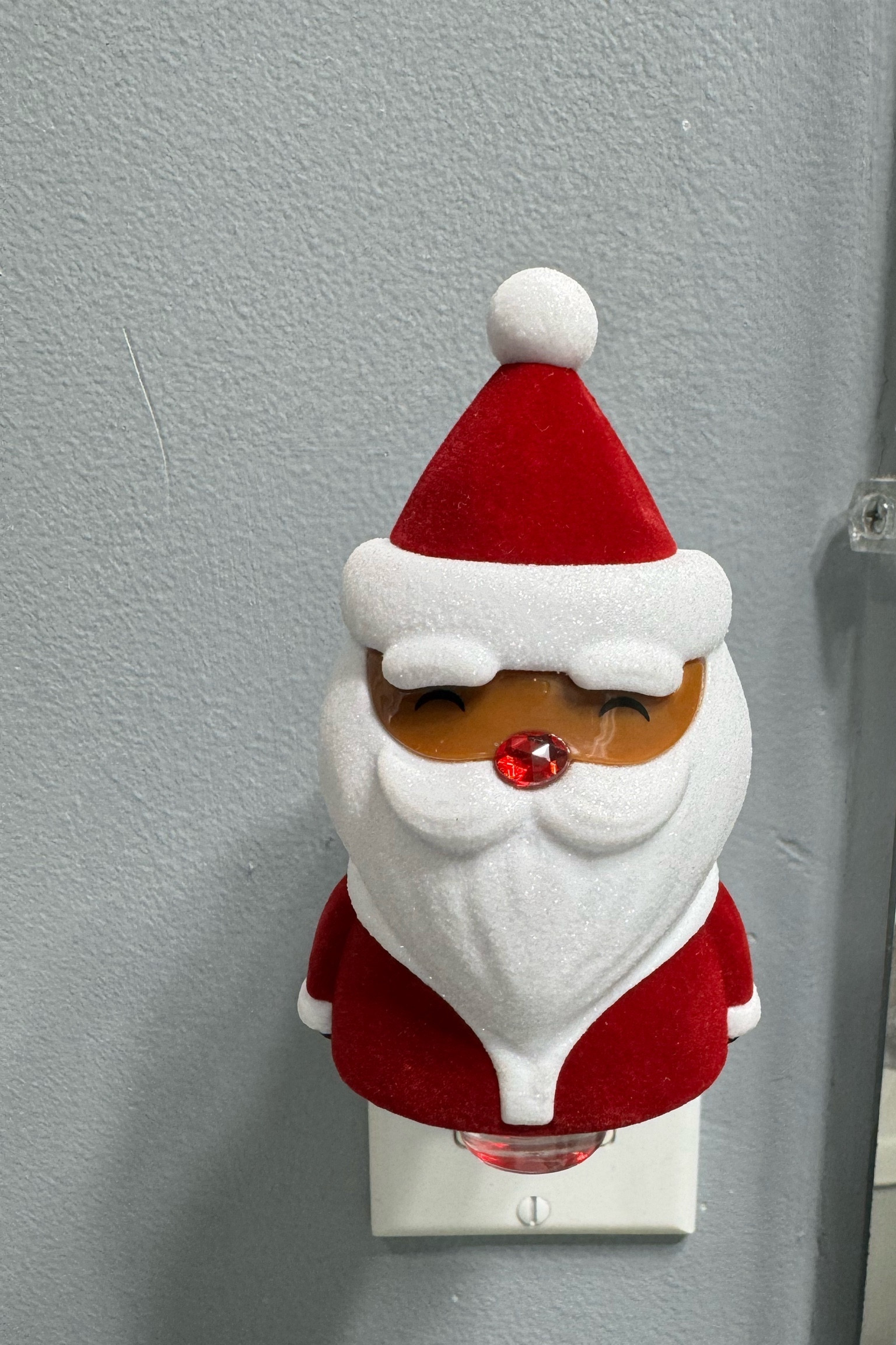 The cutest Santa wallflower! 

#LTKHoliday