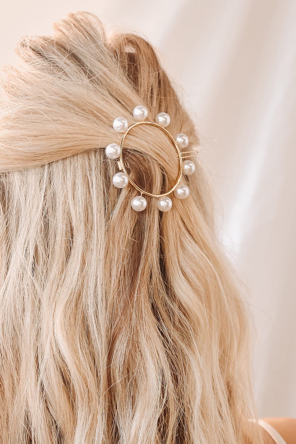 Love That Shines Gold Pearl Circle Hair Pin | Lulus (US)