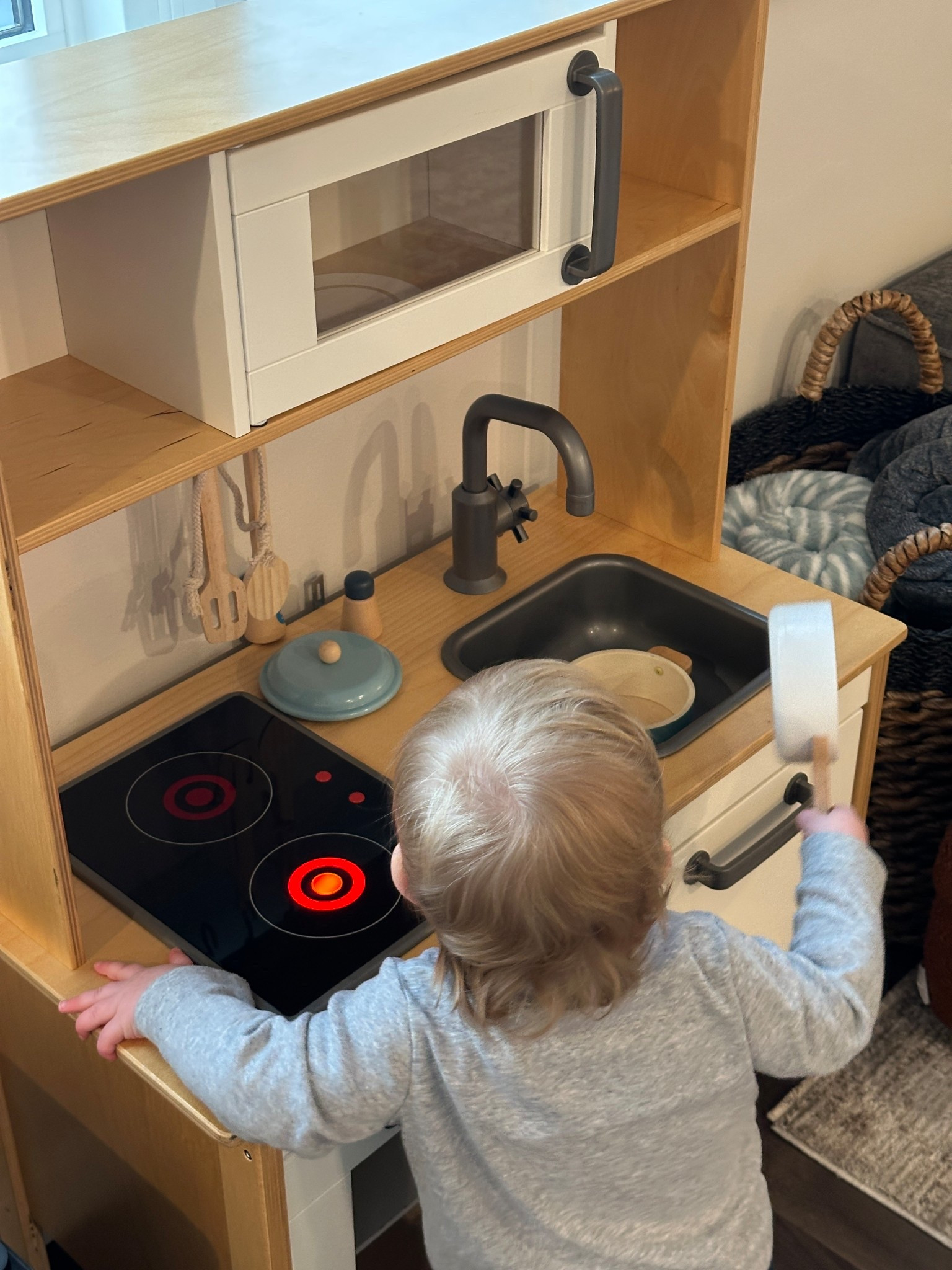 My toddler’s kitchen dreams officially came true this week 🩵🥘🫖 We finally found the perfect play kitchen for our space — and he’s obsessed! It even has light-up burners and real working doors to store all his pots & pans 🤭

#LTKKids #LTKmomlife #LTKBaby