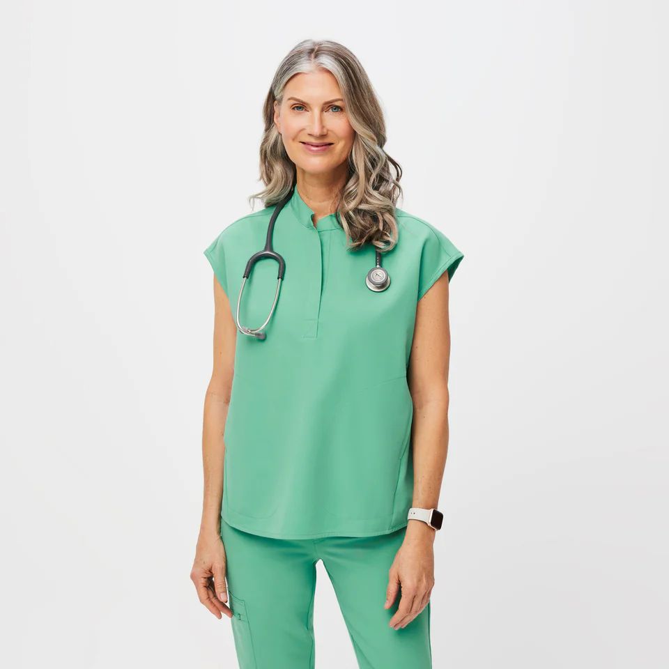 Women's Rafaela™ Oversized Scrub Top - Surgical Green · FIGS | FIGS