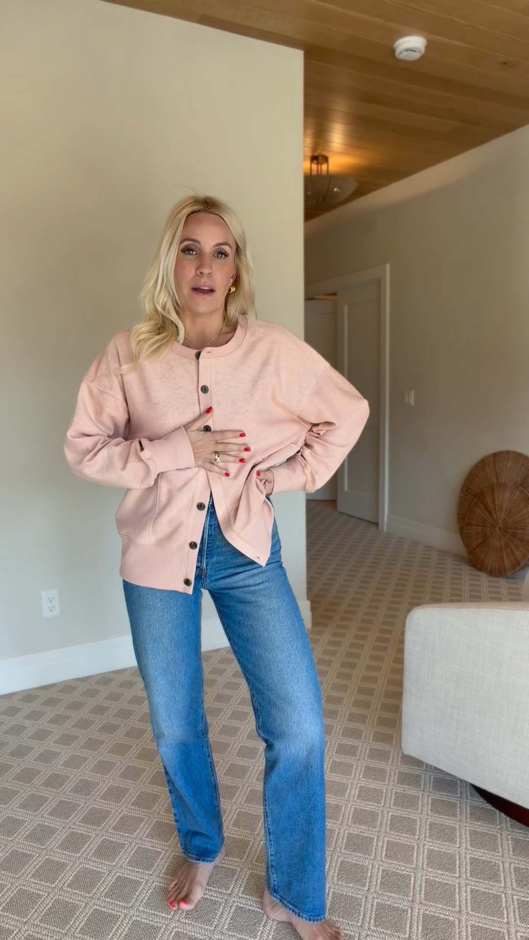 Here is another color in that same cardigan! This is my outfit for the day! Size M cardigan

#LTKgrwm #LTKootd #LTKdayinmylife