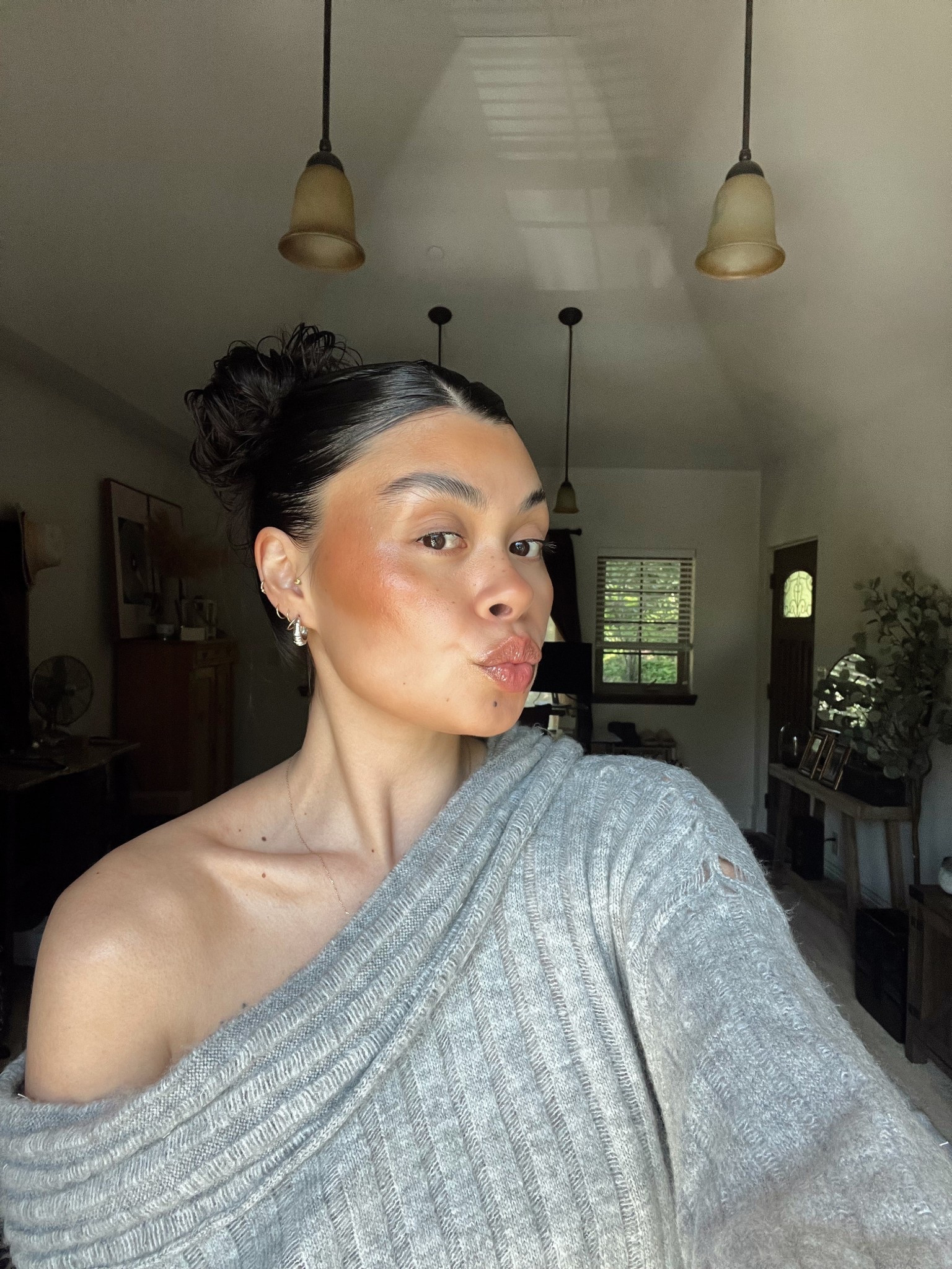 Let’s do a slick back bun with my OUAI hair mask!! 

I am actually so happy I left this in because my hair is baby soft today 🙏🏼😮‍💨 

I’ve never been a pro at this / I think with my face shape slick buns look funkyyyy but lmk if you all have tips 🫠

#slickbackbun #hairinspo #ouai 

#LTKBeauty #LTKSaleAlert #LTKStyleTip