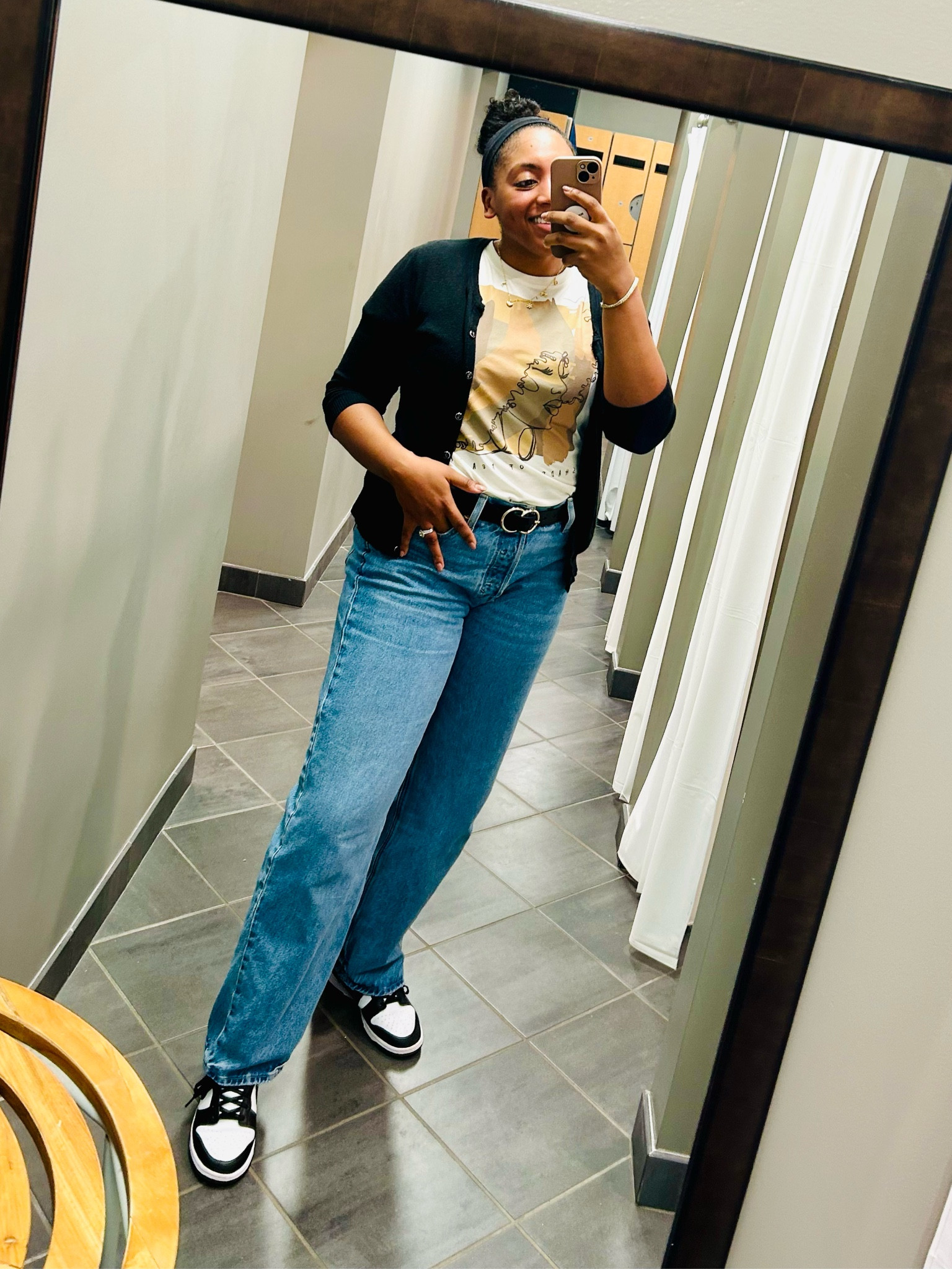 Easy Corporate casual styles for fall! Loving the baggy jeans. Sneakers linked as well! 

#LTKShoeCrush #LTKStyleTip #LTKWorkwear