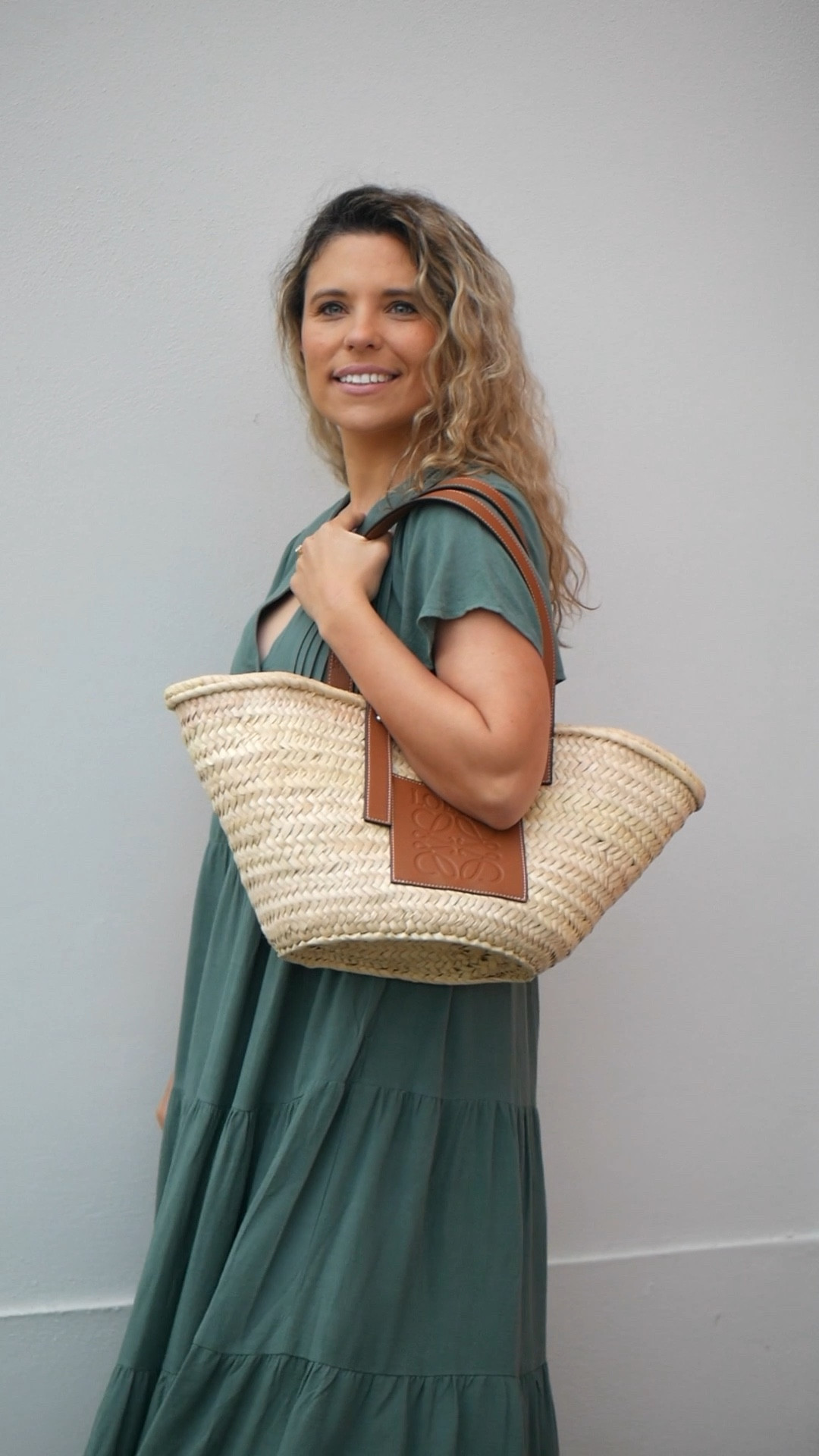 This dress is literally the definition of effortless – just throw it on, and you’re ready to go from brunch to beach in style. With its flowy fit and boho vibes, it’s the kind of dress that makes you feel like you’re on a permanent vacation. Now, the real question is: which colour would you pick?



#LTKspring #LTKmaternity #LTKaustralia