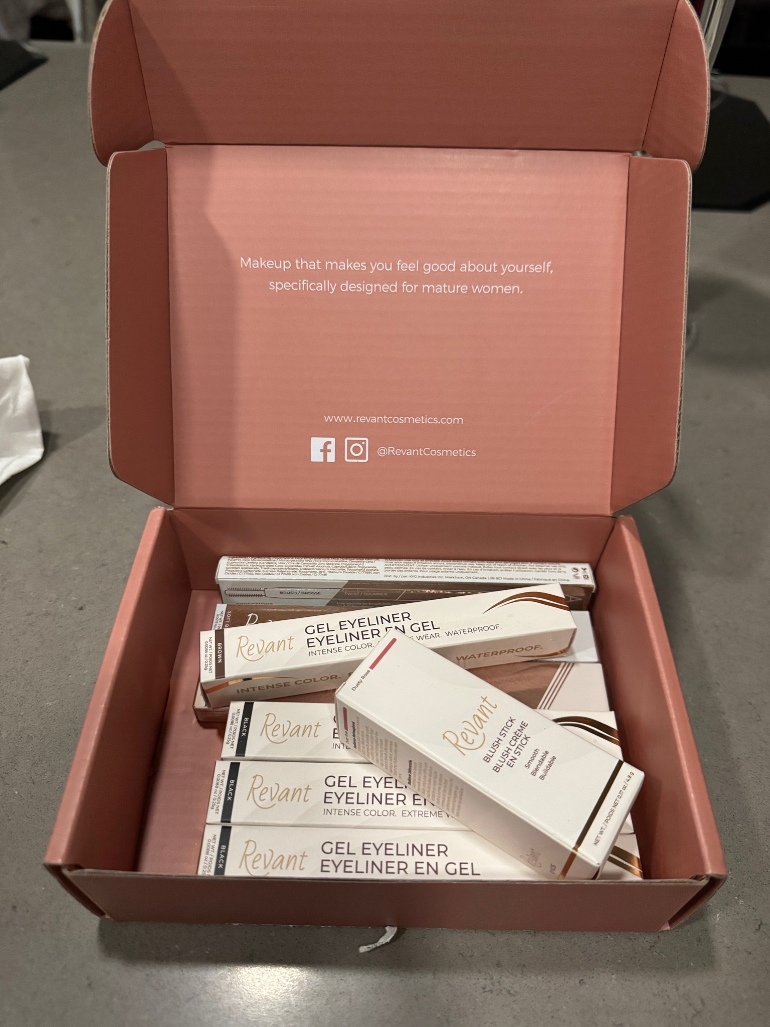 Excited to try these new makeup products from @revantcosmetics #ad #sponsored