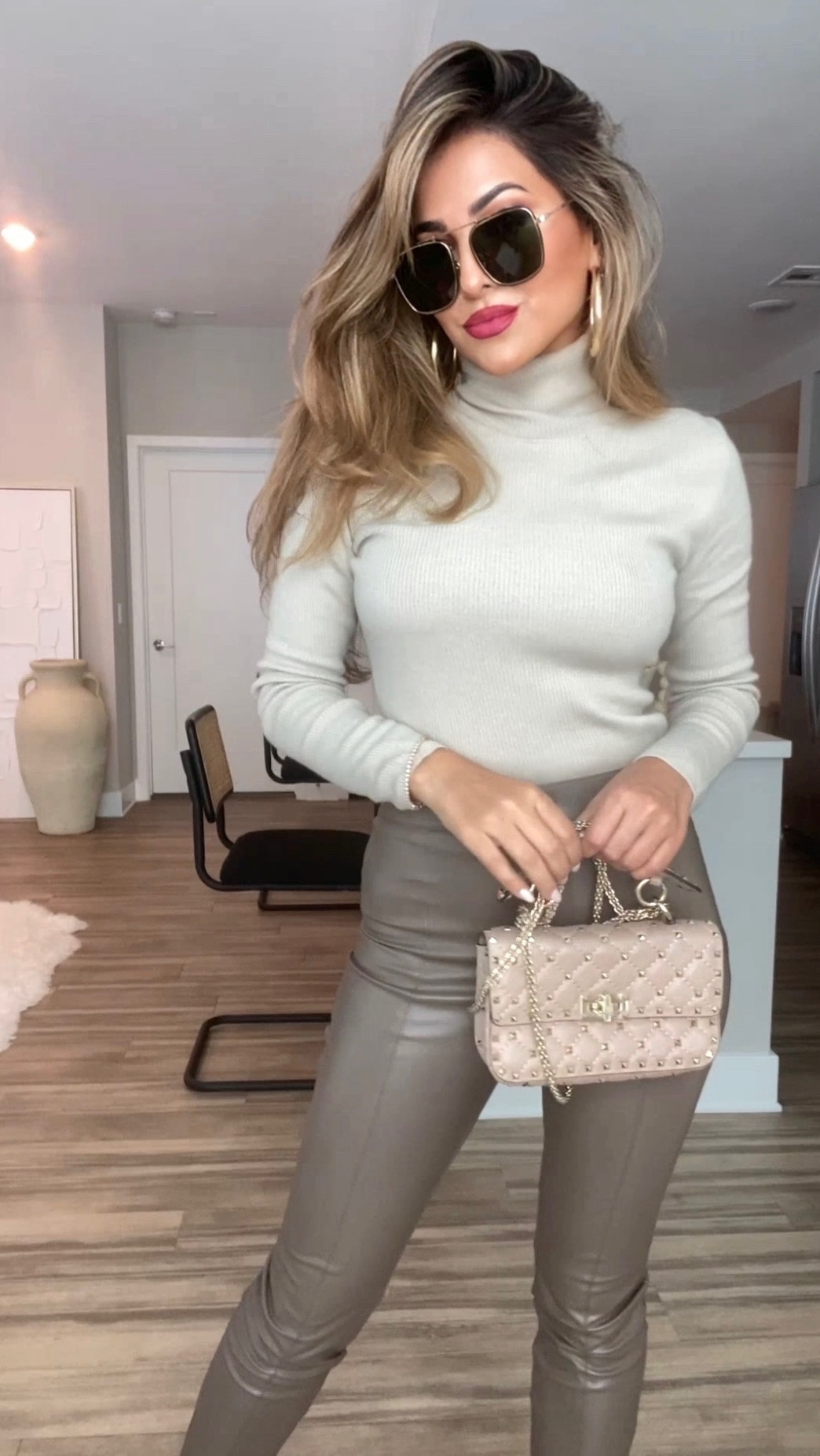 The only hack you need to make basic trousers look high fashion 🤎

#LTKdayinmylife #LTKgrwm #LTKootd