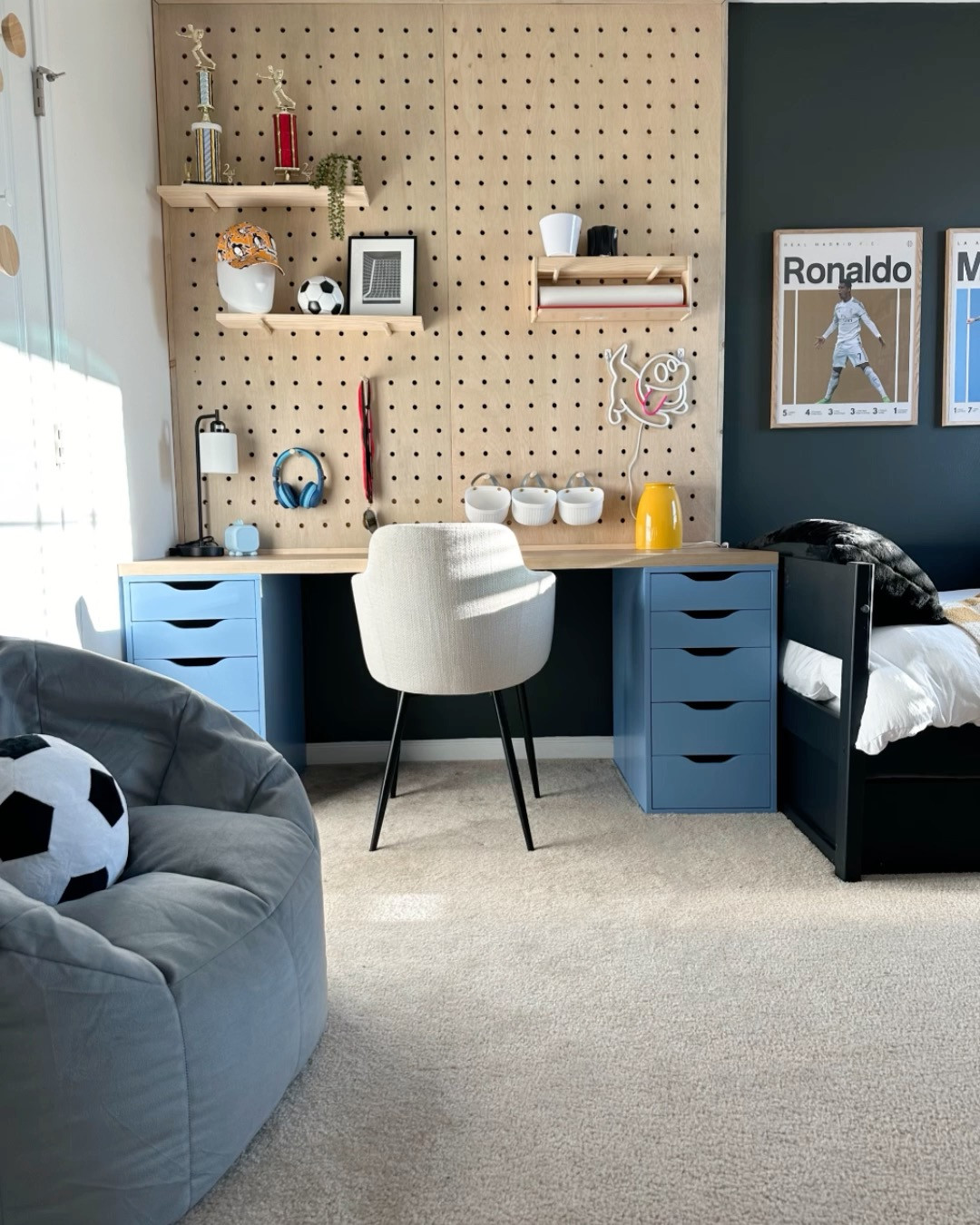 Perfect Boy's Bedroom for art, sports and book lovers!  

 

#LTKHome #LTKKids