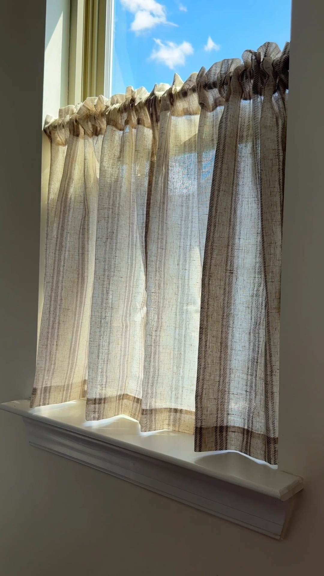 These cafe curtains are in the size 26"W x 24"L and the color stripped grey on beige 💛

#LTKHome #LTKFindsUnder50 #LTKFindsUnder100