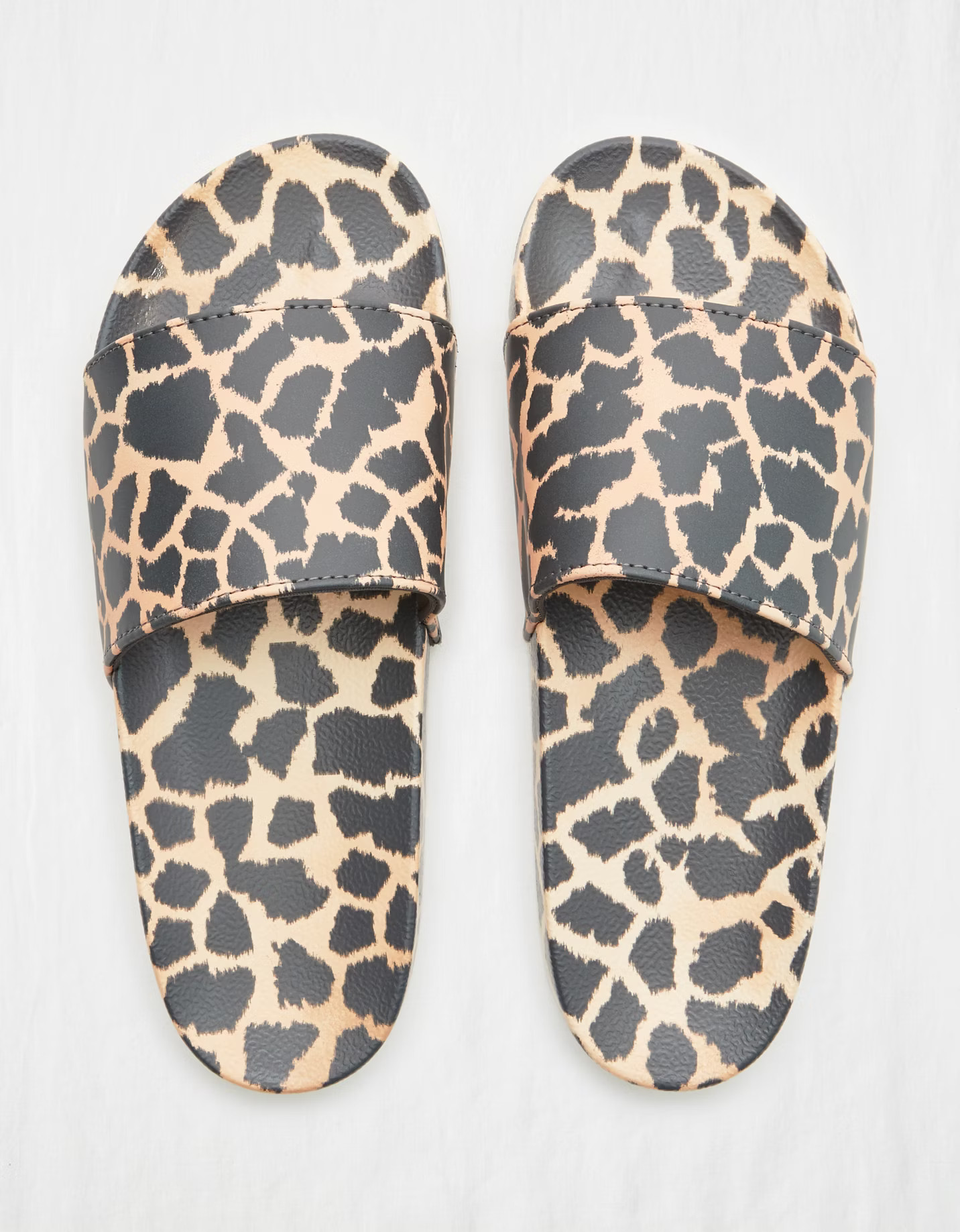 OFFLINE Printed Pool Slides | American Eagle Outfitters (US & CA)