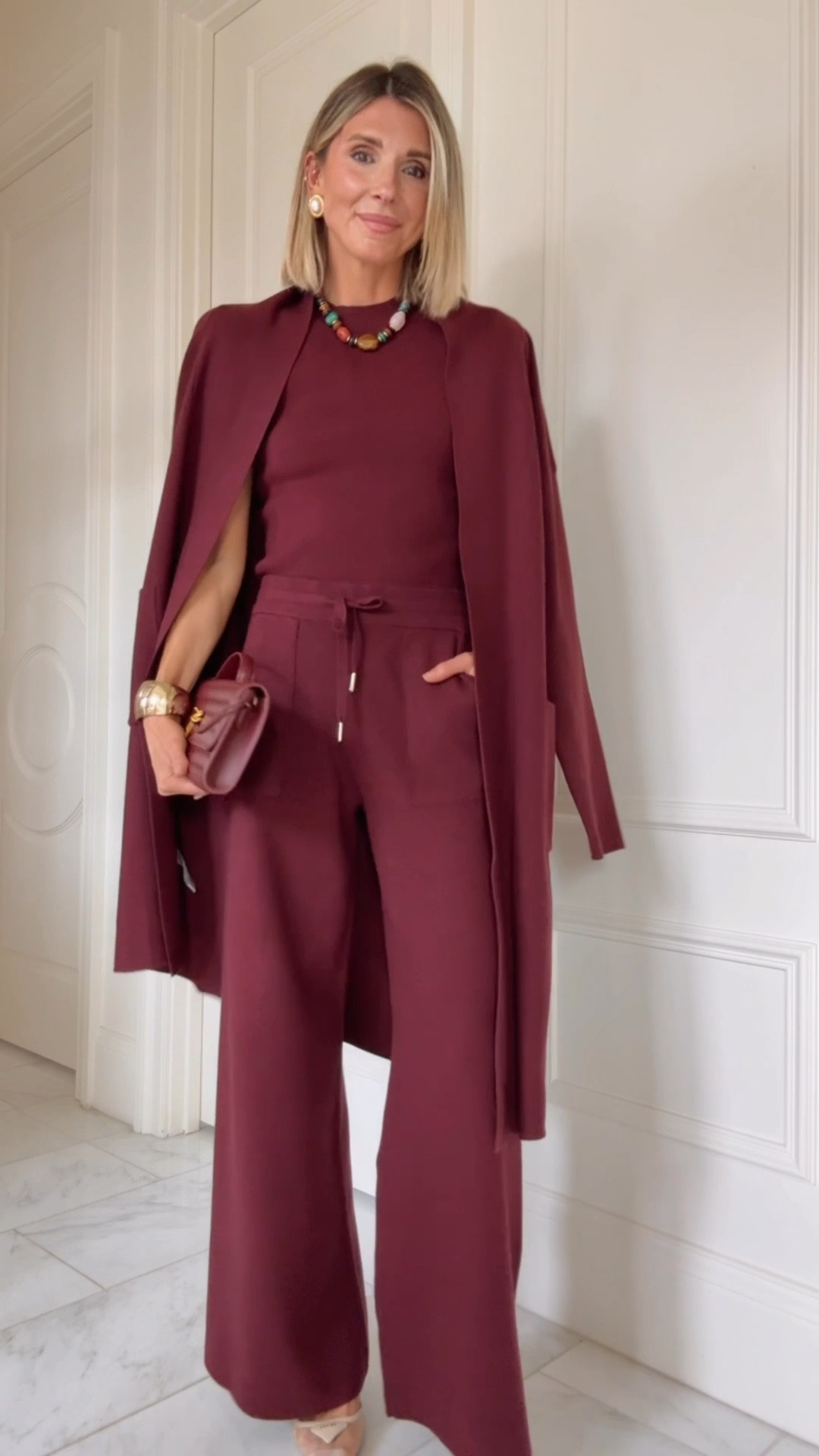 The rosewood color in this matching set. I'm wearing size small fits tts I'm 5'7 for reference 