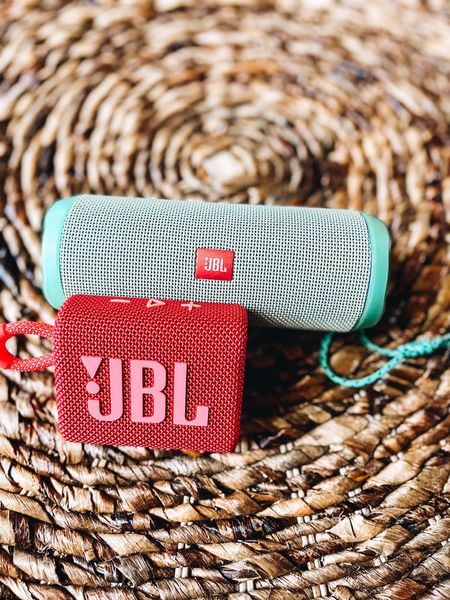 Sale alert! Take a look at some of the best speakers! 
Fashionablylatemom 
JBL Go 3: Portable Speaker with Bluetooth, Built-in Battery, Waterproof and Dustproof Feature - Black
Amazon find 
JBL Pro Sound delivers surprisingly big audio and punchy bass from Go 3’s ultra-compact size.
JBL Go 3’s ultra-portable design goes great with the latest styles, and its design make it look as great as it sounds.
18 different colors 

#LTKsalealert