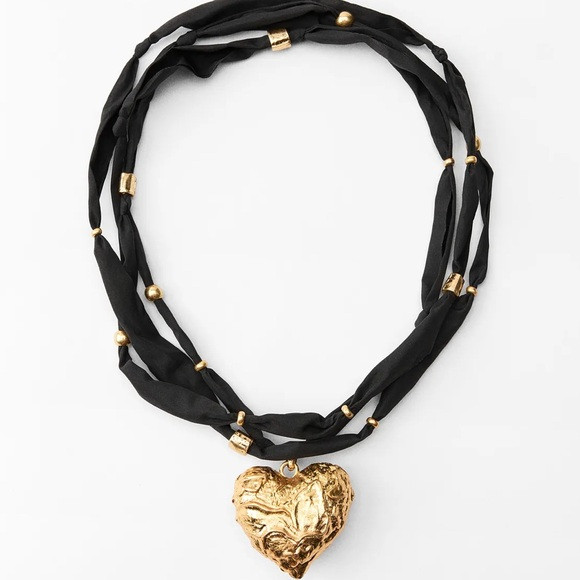 Elegant Black and Gold Necklace | Poshmark