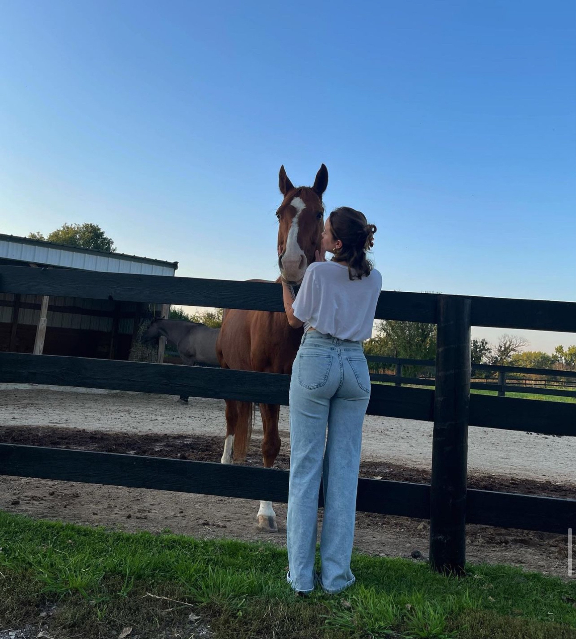these jeans are so flattering! paired with a basic white t-shirt 

#LTKstyletip #LTKMostLoved