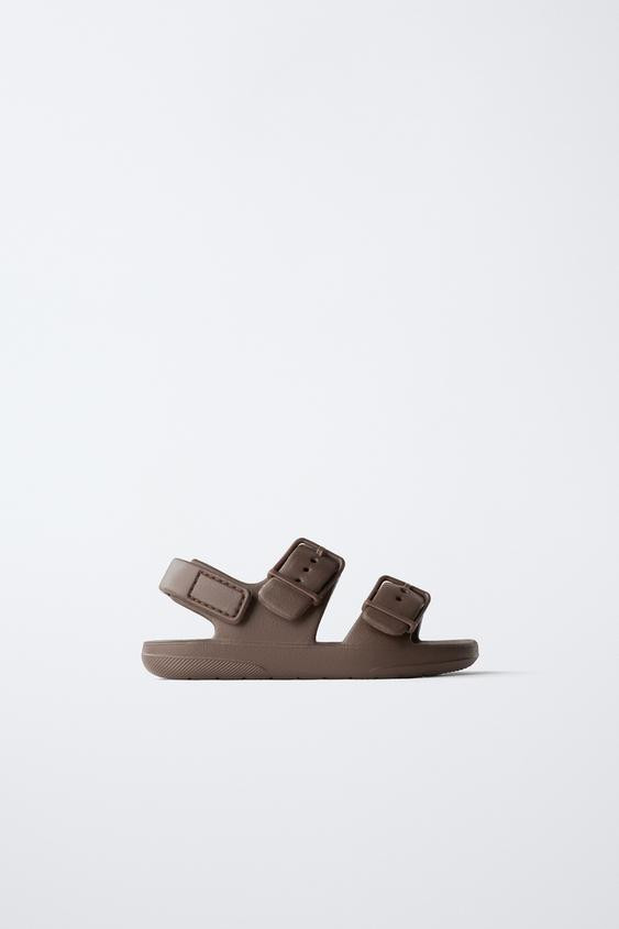 RUBBERIZED BUCKLED SANDALS | Zara US