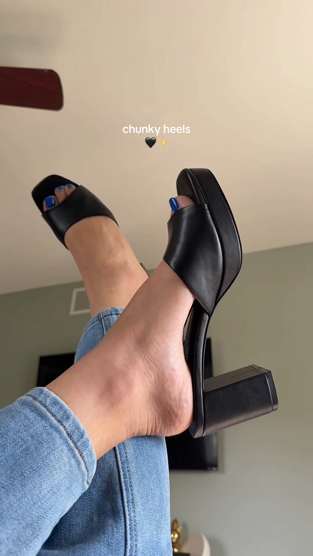 Chunky heels for the summer 🖤 #chunkyheels #heels #shortheels 
#dreampairs

#LTKootd