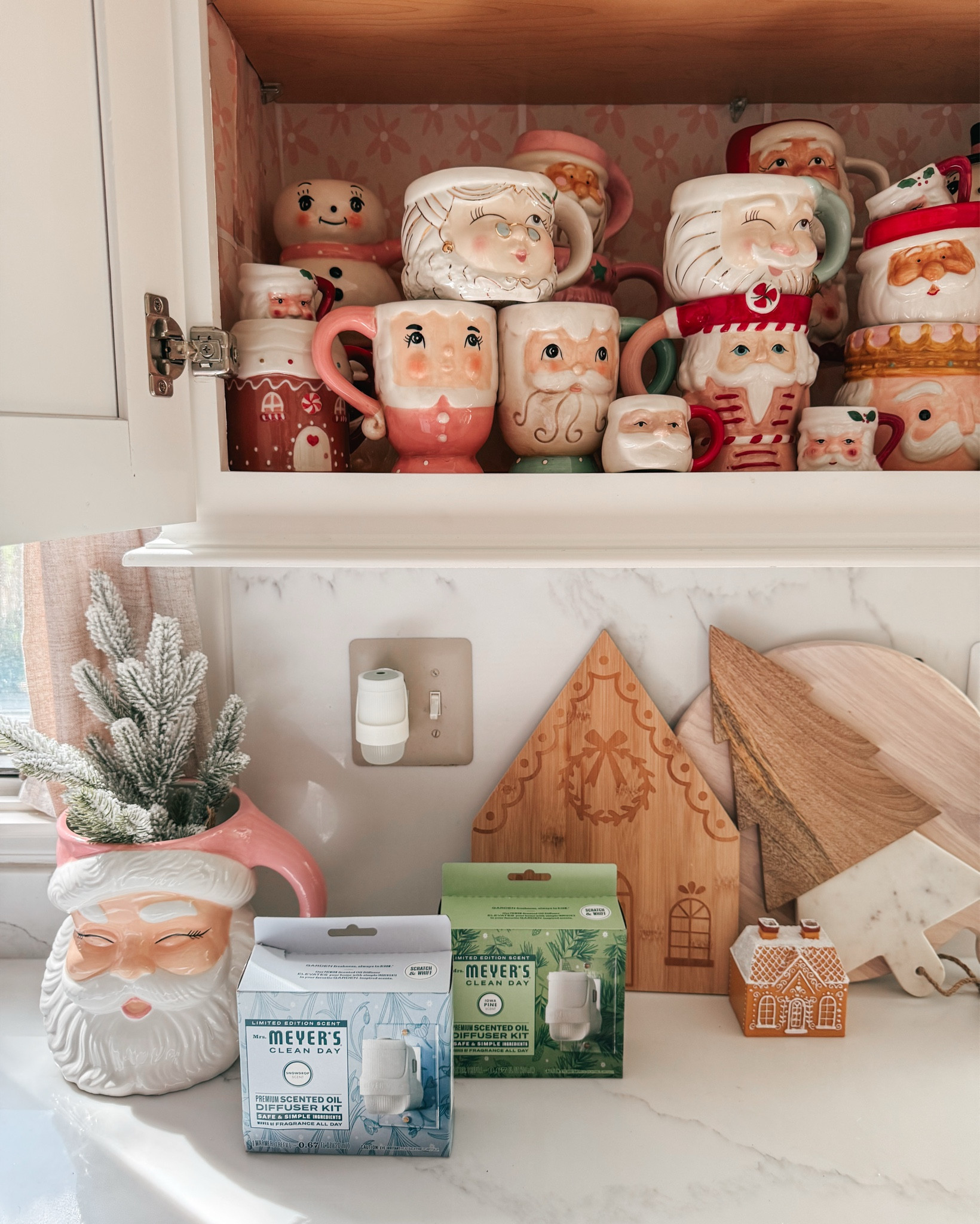 #ad I just plugged this in and suddenly my kitchen smells like a total winter wonderland! 🎄 The new @mrsmeyerscleanday Premium Plug-In Scented Oil Diffuser Kit is officially my ultimate holiday cheat code.
This beautiful device runs on safe, simple ingredients (yes, really—no harsh chemicals!) and just keeps the perfect garden-fresh scent going all day. I love that it’s energy-efficient and has a handy reminder light. It's truly a smart way to make your home smell incredible.
You can grab the initial scents, Lavender and Rain Water, right now  Get ready to plug in the cheer! Comment SHOP to receive a direct link to my LTK directly to your DM! #targetpartner #mrsmeyers #target @target  



#LTKSeasonal #LTKHome #LTKHoliday