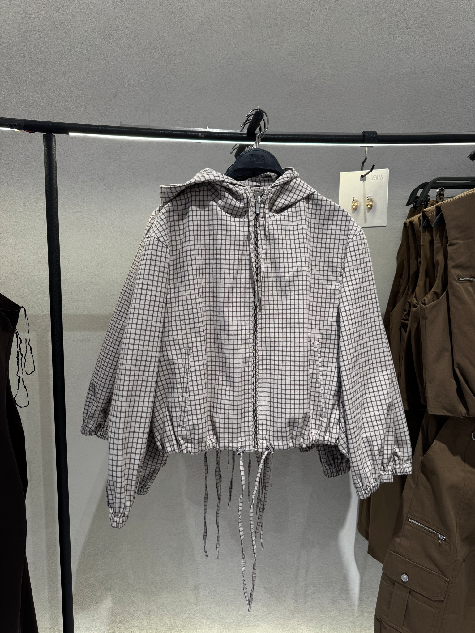 Love this checked jacket I saw in store!

Spring jacket, sorint outerwear, spring outfits, Zara jacket, Zara new in, transitional outfit, windbreaker

#LTKeurope #LTKuk #LTKspring