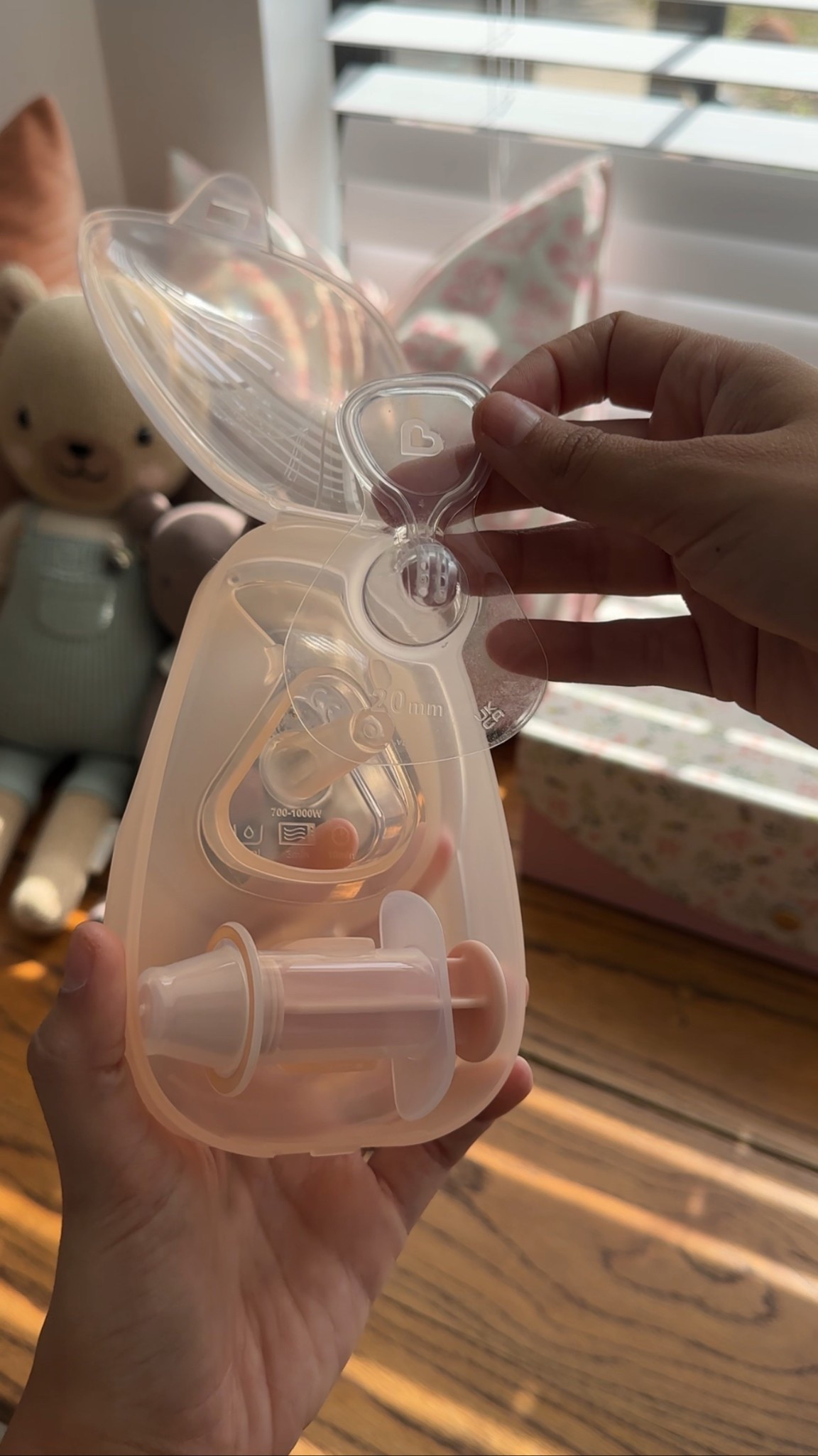 #AD Registry MUST HAVE! Munchkin Flow Nipple Shield+ – shows your milk flowing which would’ve given me so much peace of mind as a first time mom 🫶🏻🍼👏🏻
@munchkin.inc @target #MunchkinFlow #TargetPartner #Target