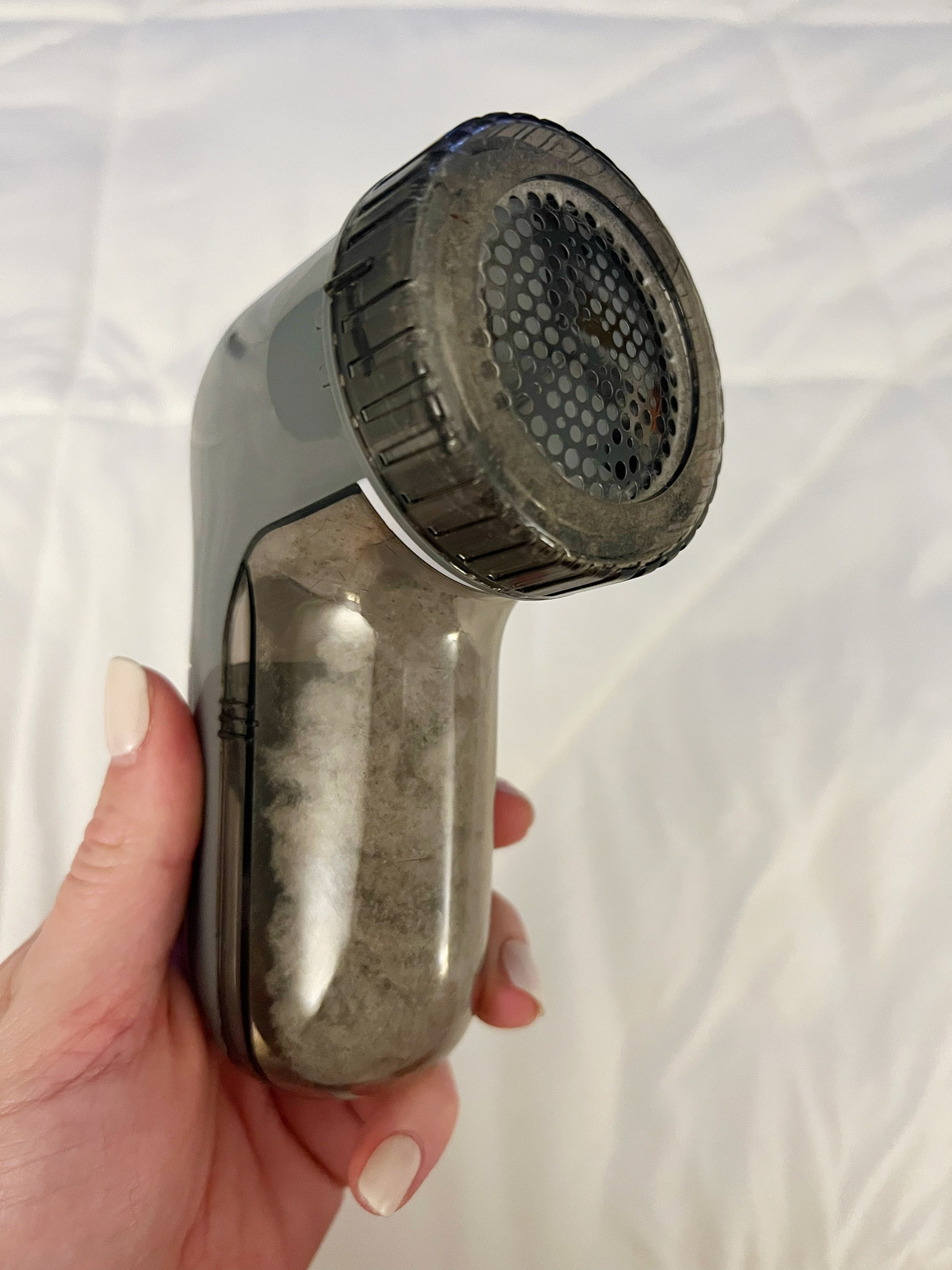 The best $15 I’ve ever spent 🤩 Get rid of those stubborn fabric pills on everything you own so easily with this little gadget!

#amazonhome
#household
#laundryitems
#under20

#LTKfamily #LTKFind #LTKhome