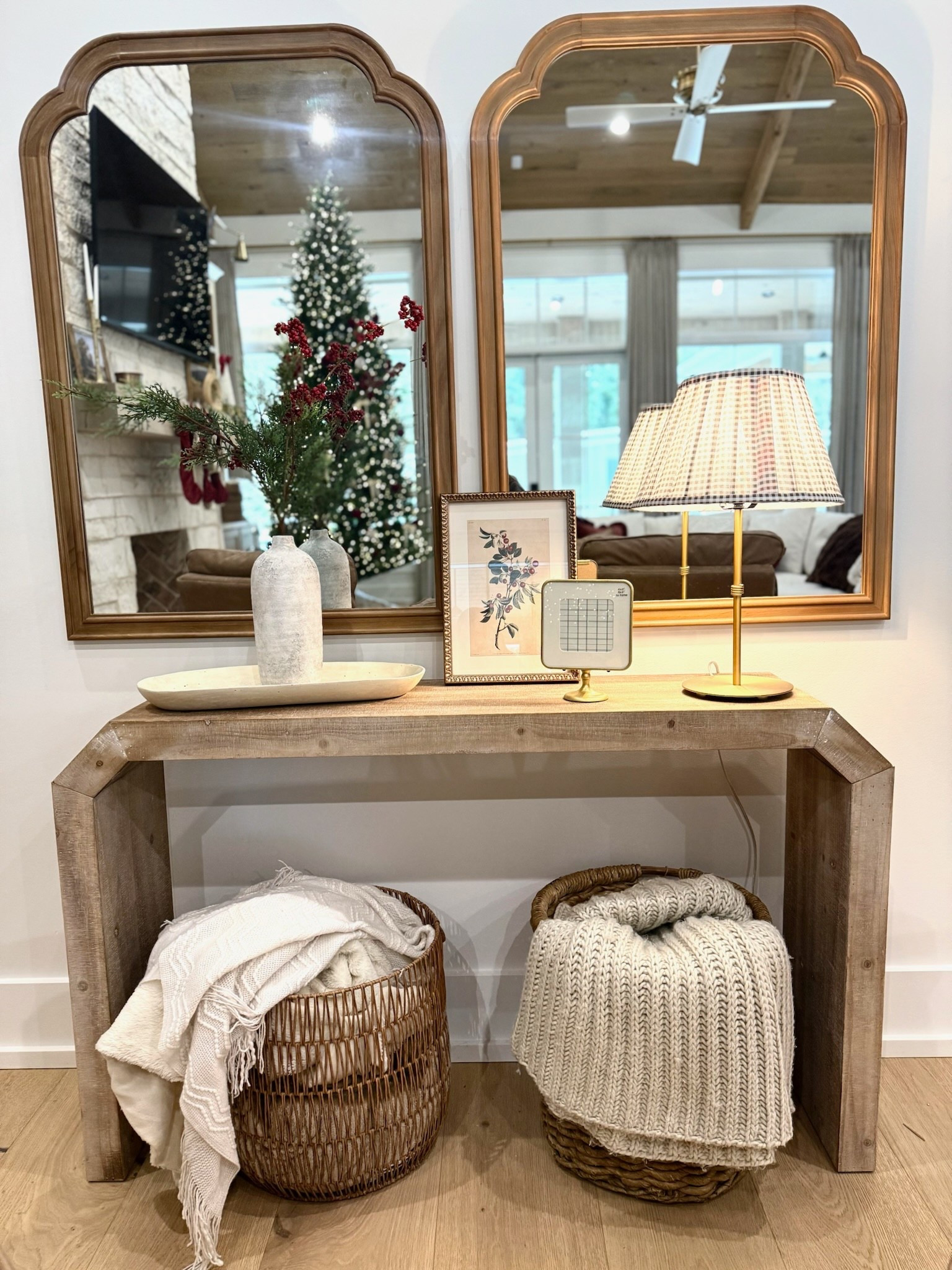 Just redid this little area and I’m obsessed! 🌲

#LTKSeasonal #LTKHoliday #LTKHome