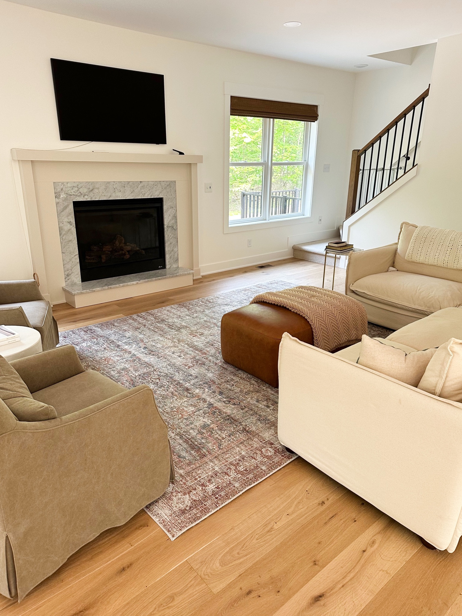 New coffee table, yay! 

#LTKhome