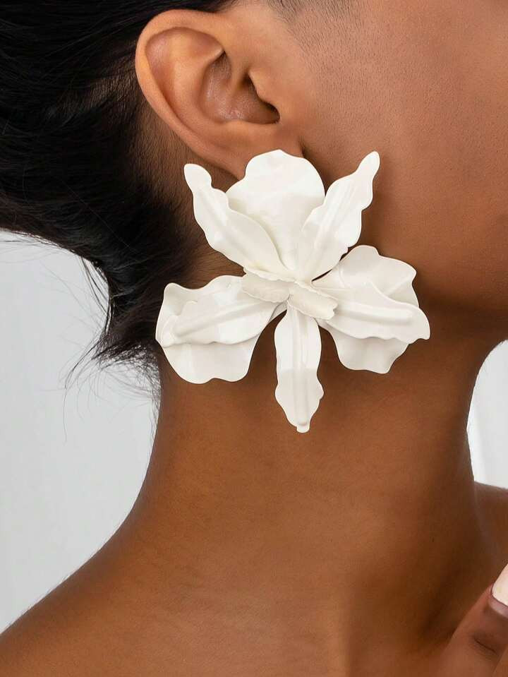 1 Pair Oversized Geometrical Pleated Floral Leaf Design Earrings, Suitable For Streetwear, Partie... | SHEIN