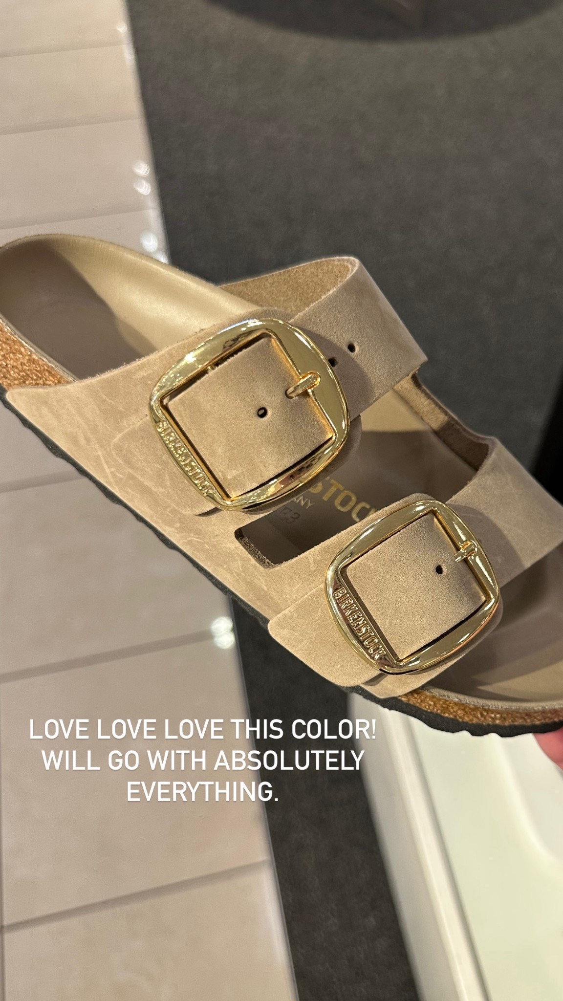 This color is so good! Will go with everything! 😍 color is Tobacco Brown! 