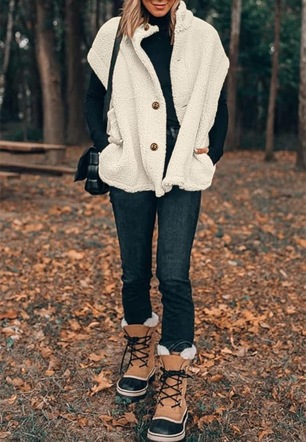 Hongqizo Womens Fuzzy Fleece Vest Casual Oversized Warm Button Down Sherpa Vest Jacket with Pocke... | Amazon (US)