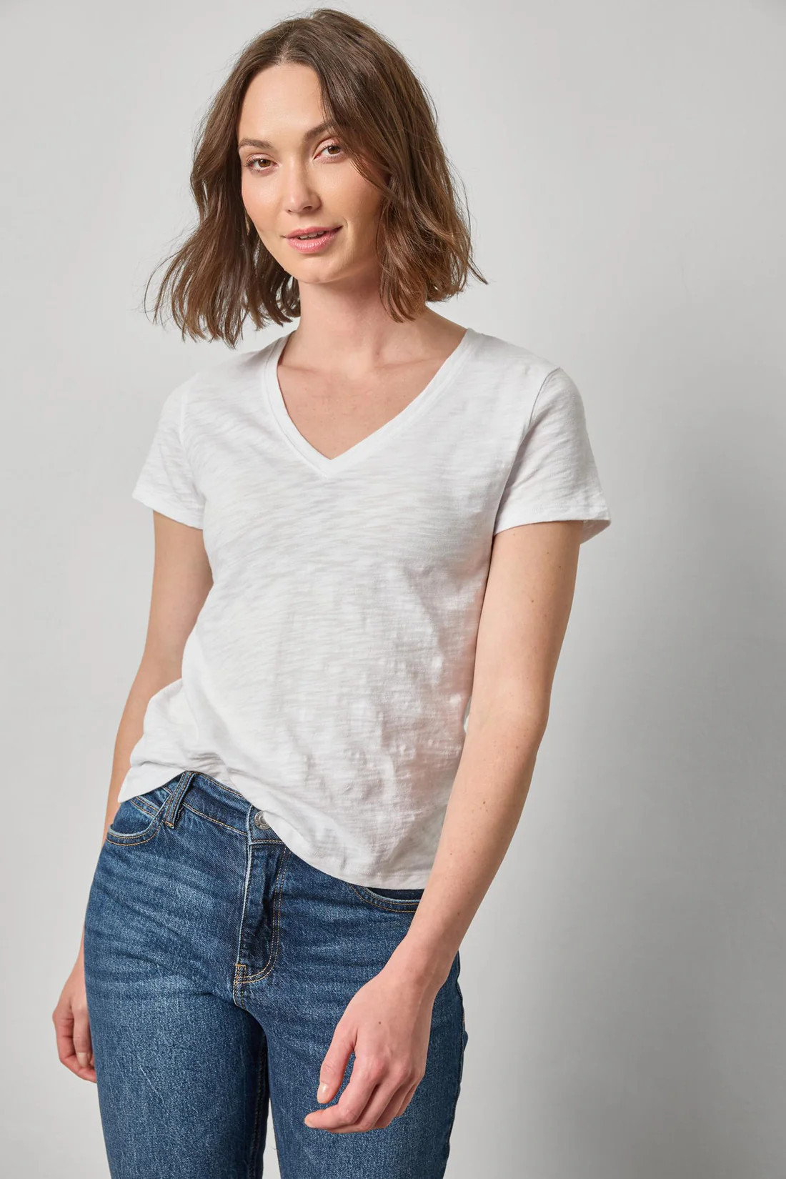 V-Neck Short Sleeve Back Seam Tee | Lilla P