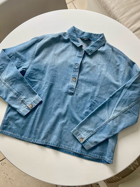 Chambray pop-over top, long sleeve chambray top that’s a great basic and on sale! Runs Big, size down 


#LTKsalealert #LTKfindsunder100 #LTKstyletip