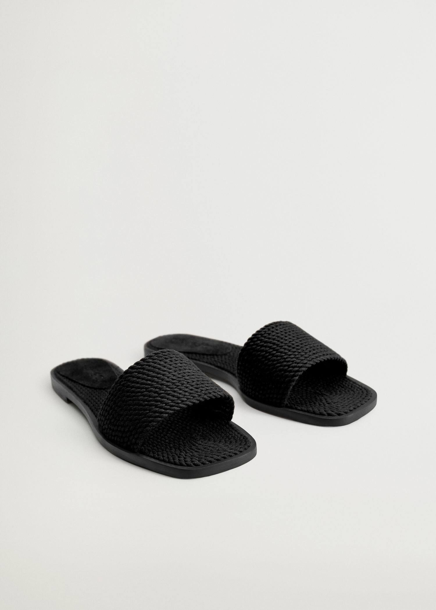 Sandale mit Plateausohle und Knotendetail | MANGO (DE)