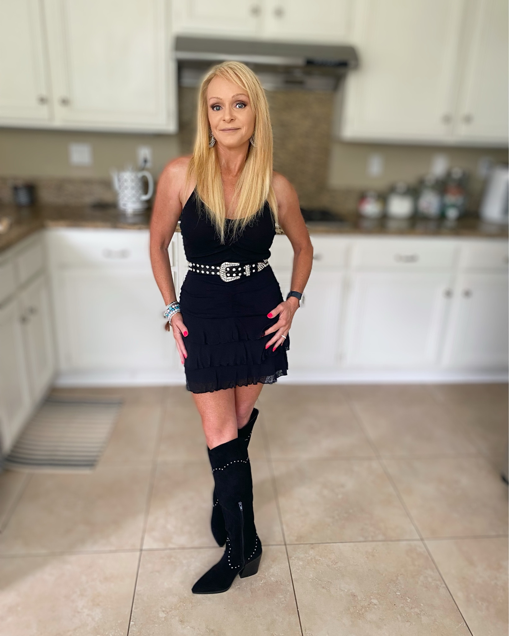 All black festival fit 🖤✨
Flirty ruffles, statement belt, and studded boots = the easiest concert outfit formula. Linked my exact pieces + similar finds here in my LTK

Festival fits, ootd, western outfits, country concert outfits, stagecoach ootd

#LTKootd #LTKgrwm #LTKFestival