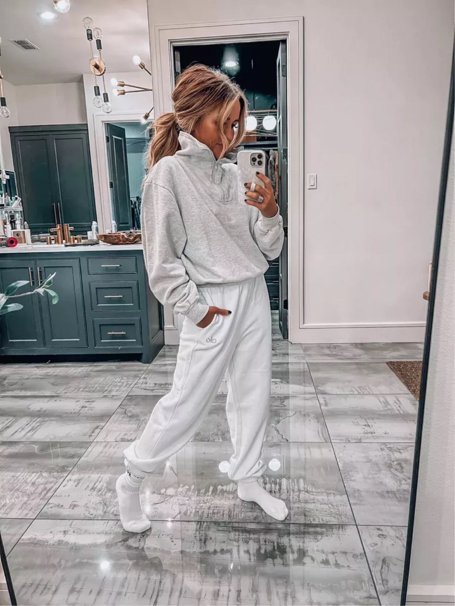 Alo yoga - sweatpants - loungewear - athleisure wear - fitness

#LTKFind #LTKstyletip #LTKfit