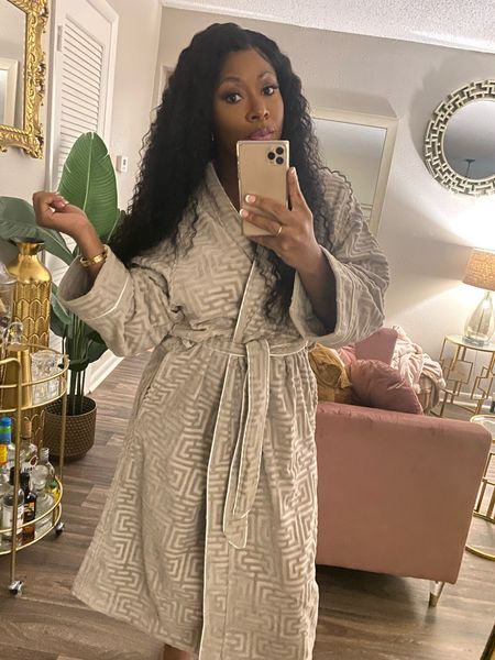 I’m in love with my new robe!! So Luxe! 🥰

#LTKbeauty #LTKhome #LTKstyletip